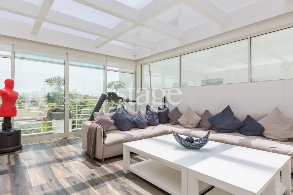 4 bedrooms Villas for Sale in Al Sufouh, Dubai VI7762S