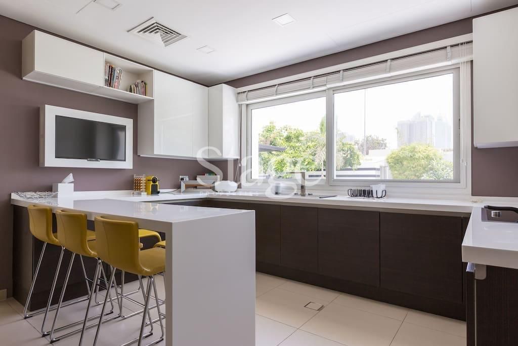 4 bedrooms Villas for Sale in Al Sufouh, Dubai VI7762S