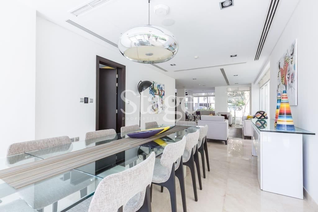 4 bedrooms Villas for Sale in Al Sufouh, Dubai VI7762S