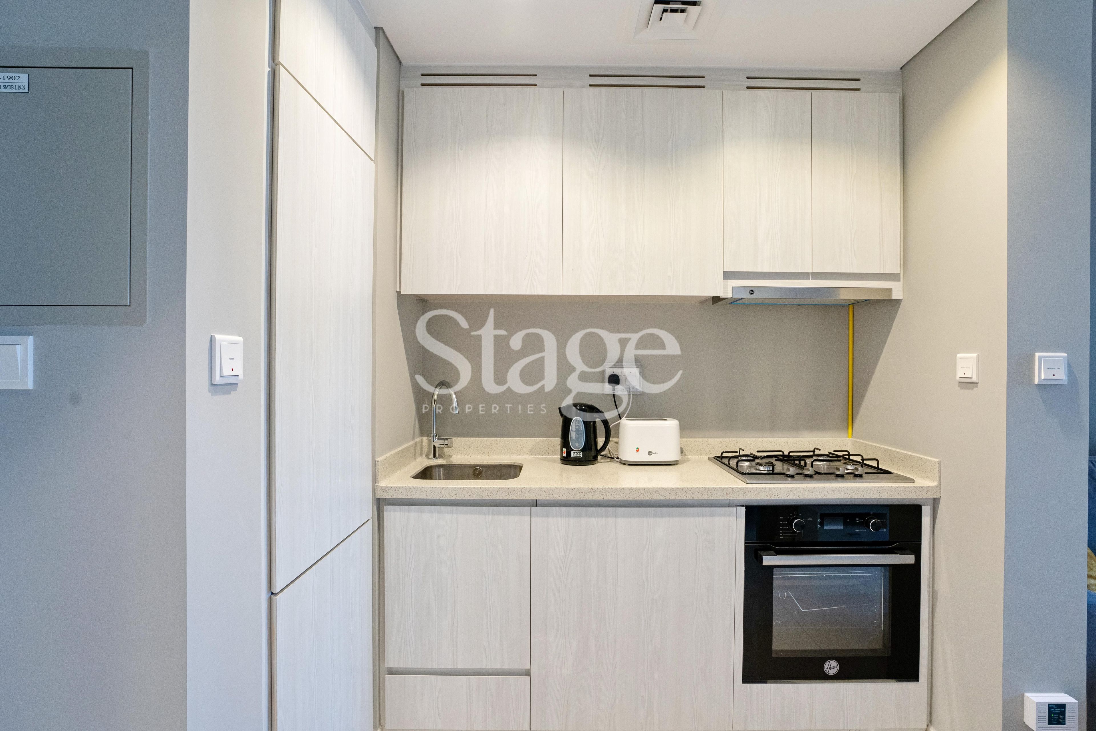 1 bedroom apartment for Rent in Business Bay, Dubai AP7526L