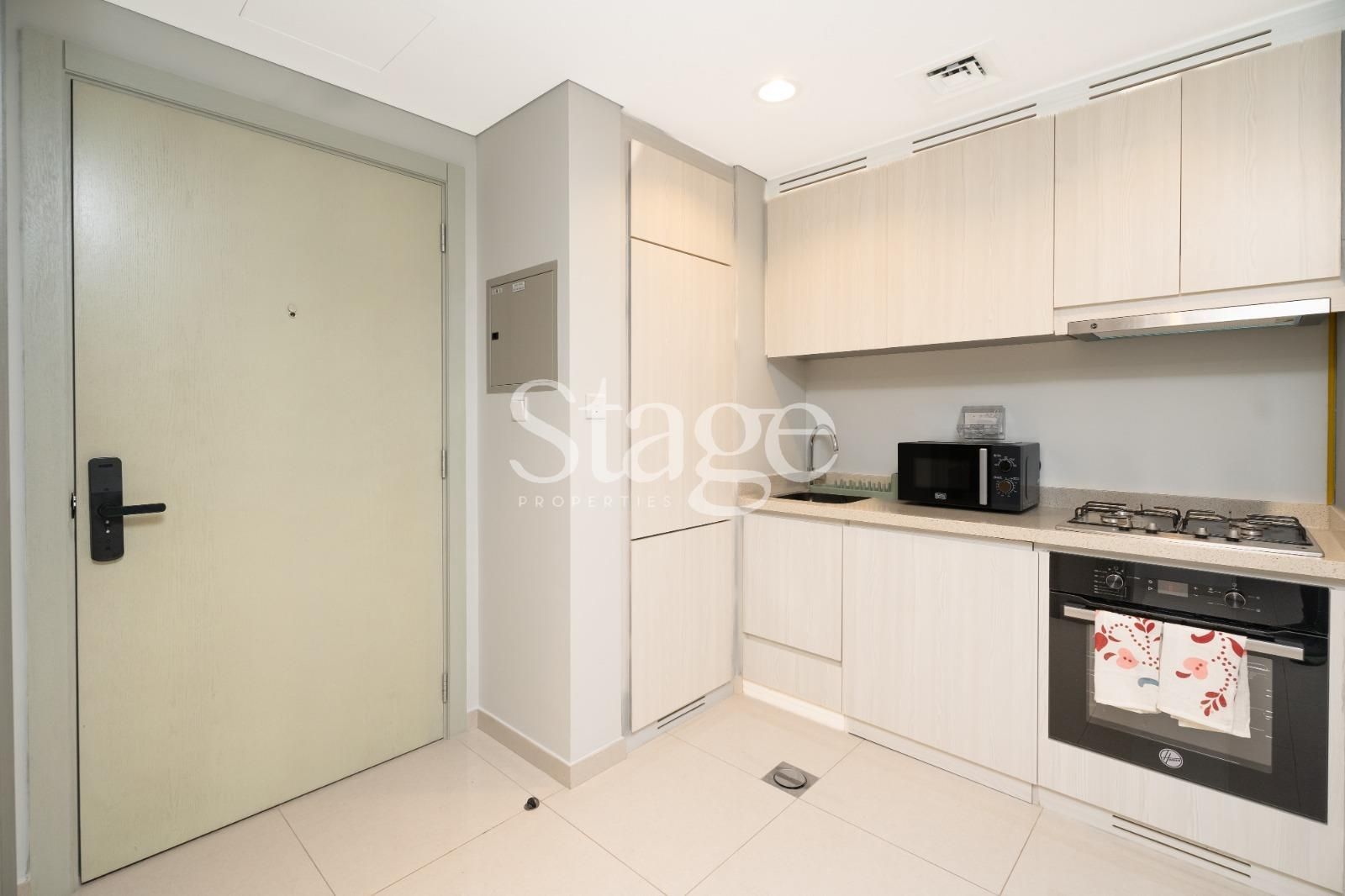 1 bedroom apartment for Rent in Business Bay, Dubai AP9546L