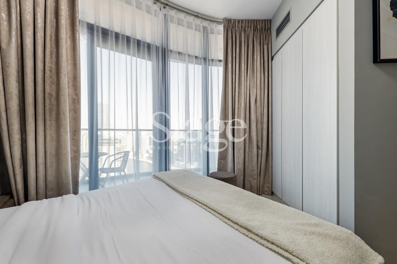 1 bedroom apartment for Sale in Business Bay, Dubai AP8080S