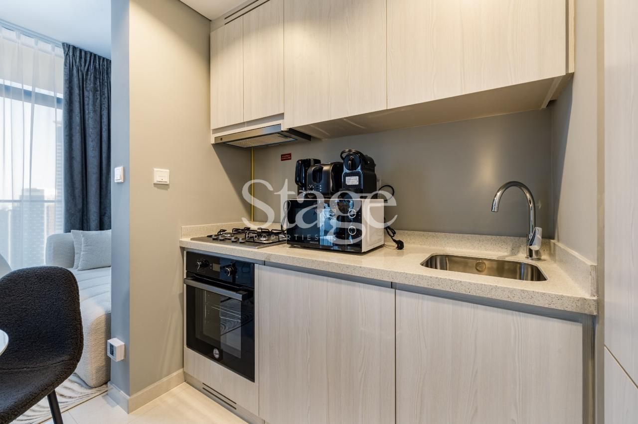 1 bedroom apartment for Sale in Business Bay, Dubai AP8080S