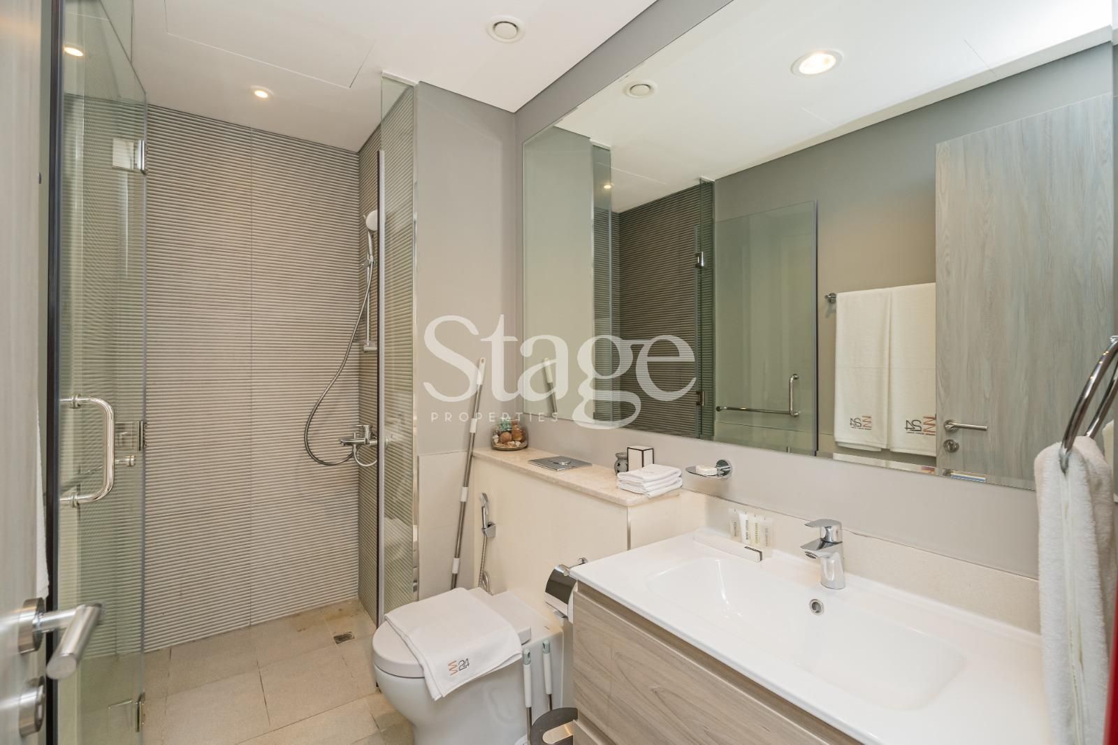 1 bedroom apartment for Rent in Business Bay, Dubai AP9546L