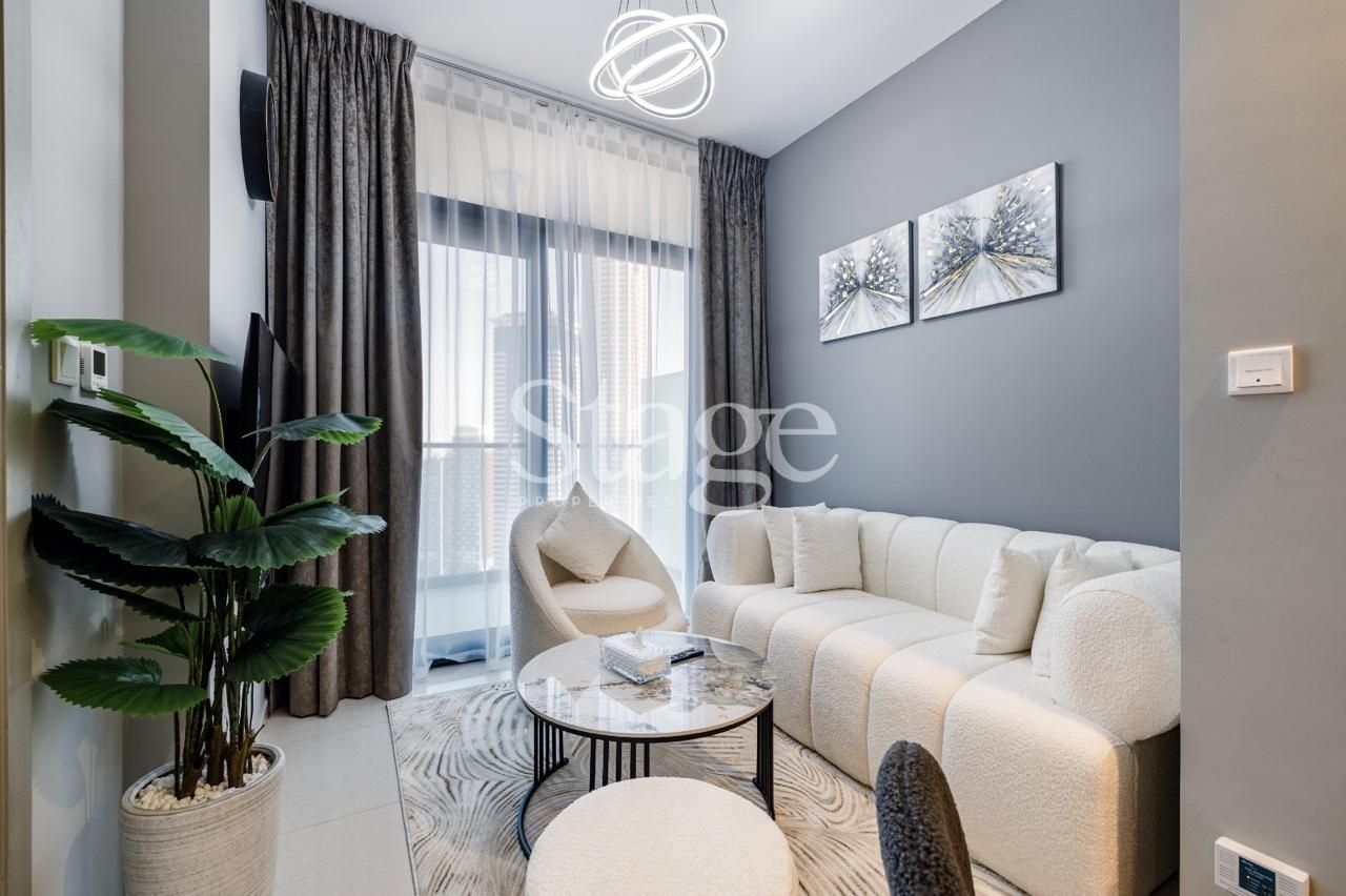 1 bedroom apartment for Sale in Business Bay, Dubai AP8080S