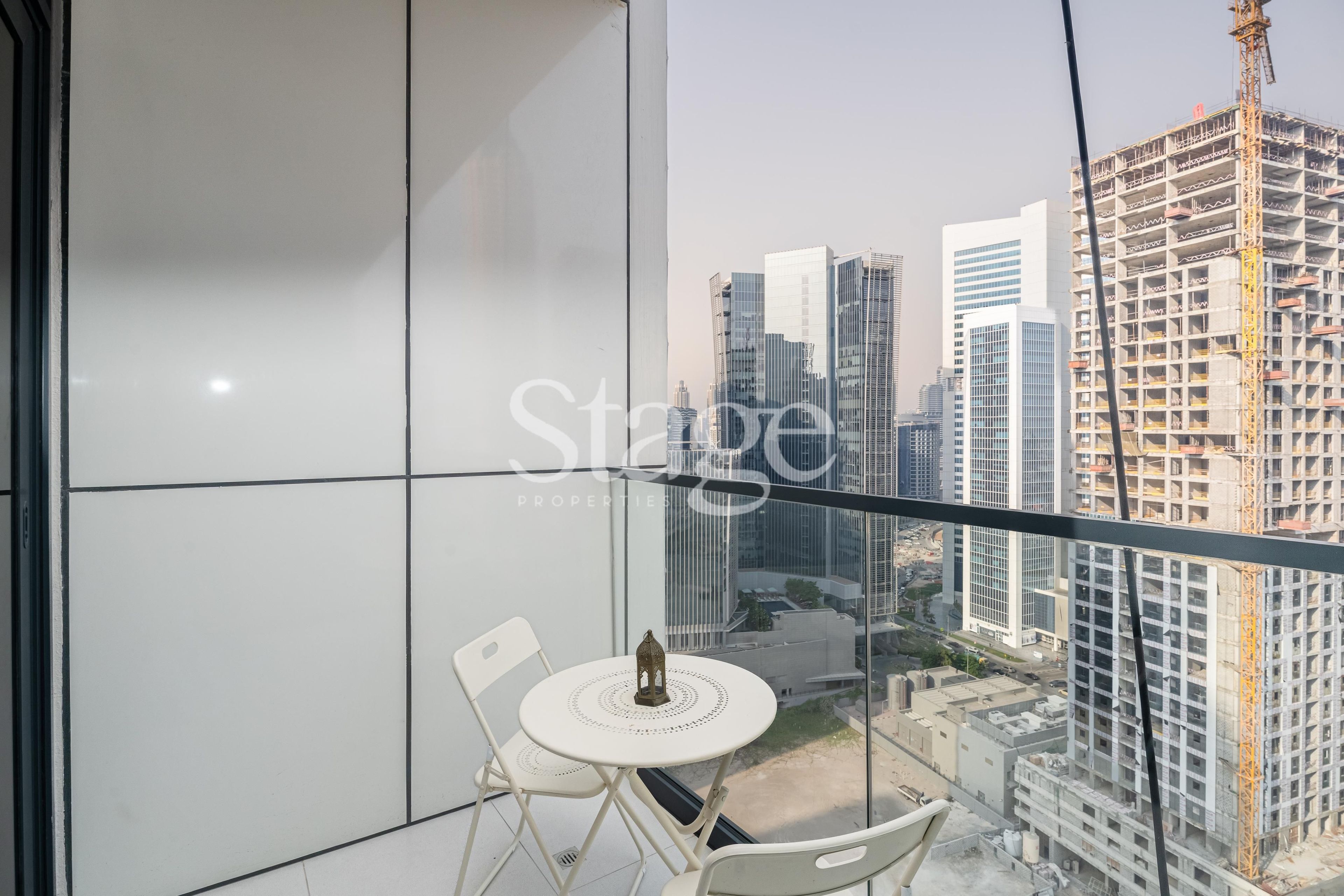 1 bedroom apartment for Sale in Business Bay, Dubai AP8080S
