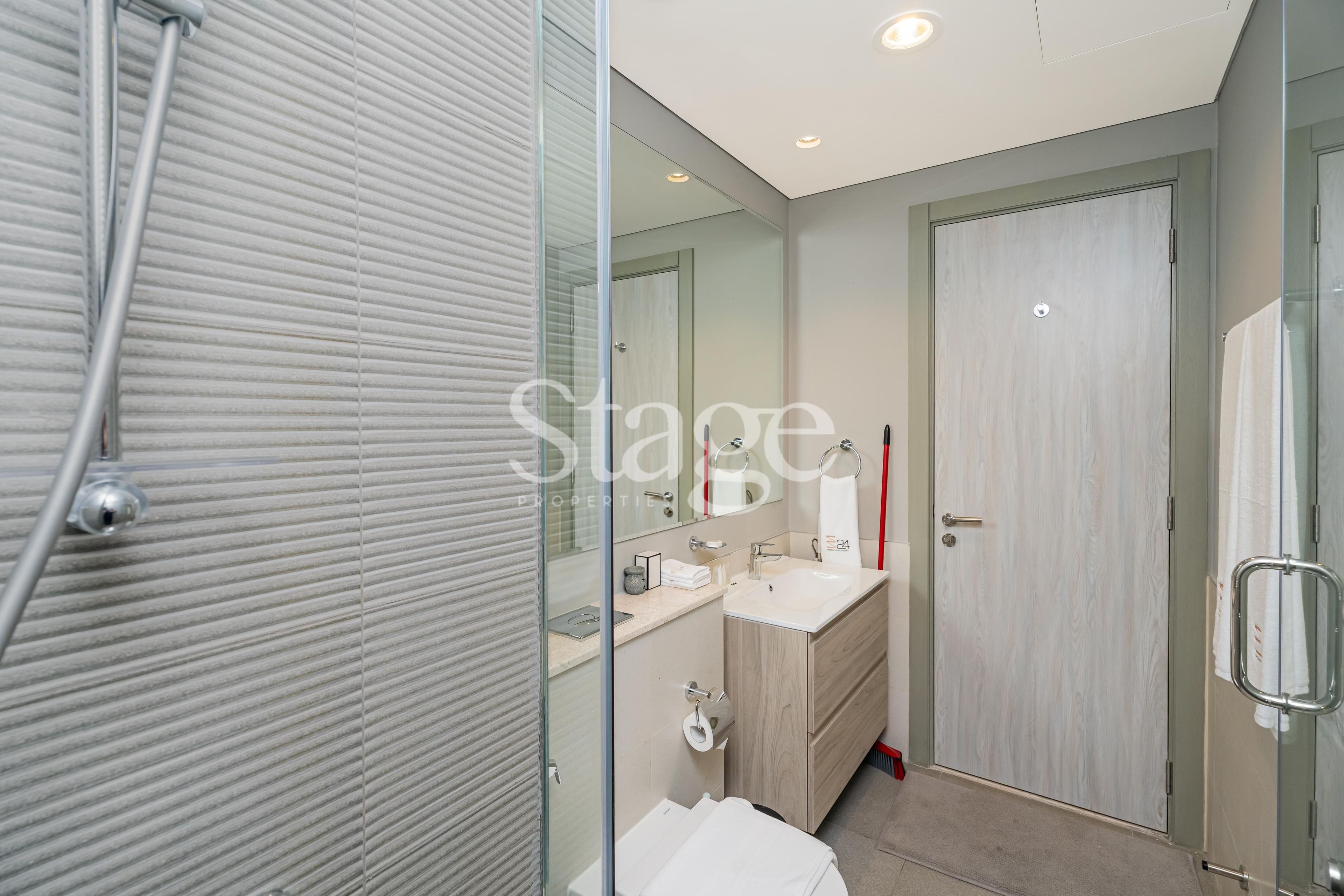 1 bedroom apartment for Sale in Business Bay, Dubai AP8080S