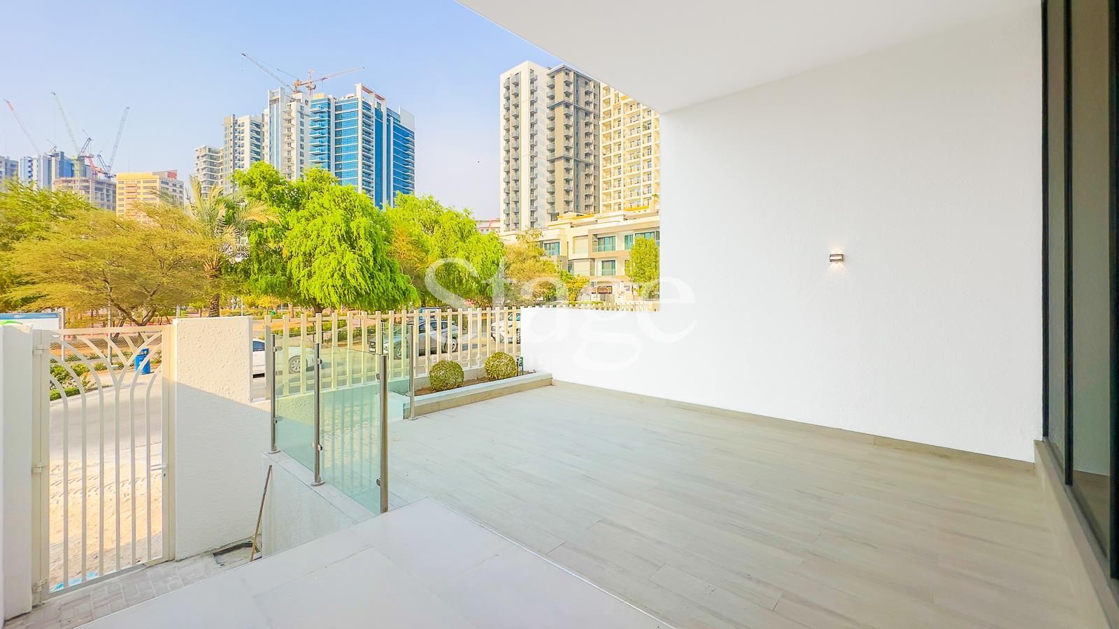 فيلا من ٤ غرف نوم للإيجار في Jumeirah Village Circle، Dubai VI8230L