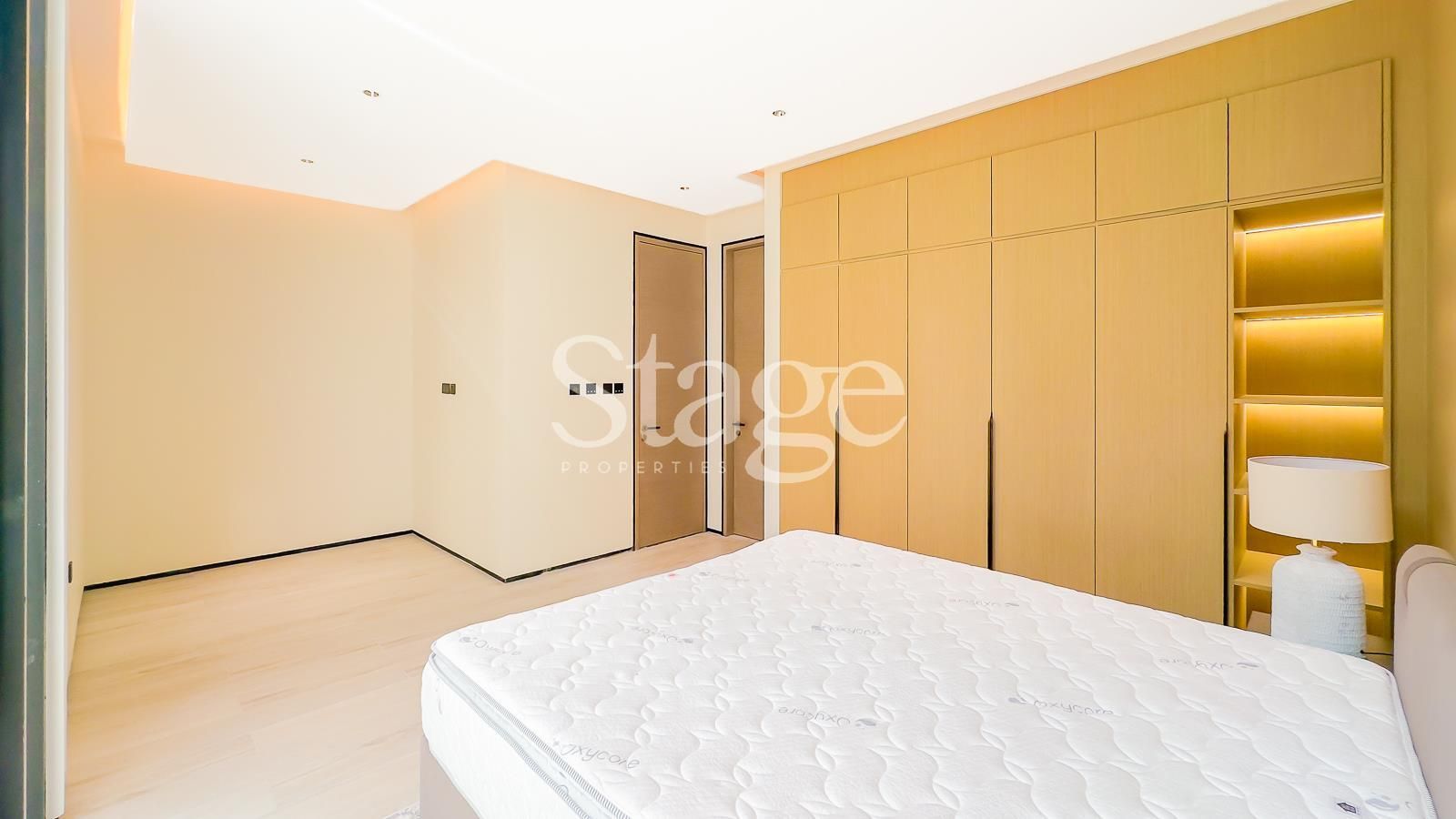 فيلا من ٤ غرف نوم للإيجار في Jumeirah Village Circle، Dubai VI8230L