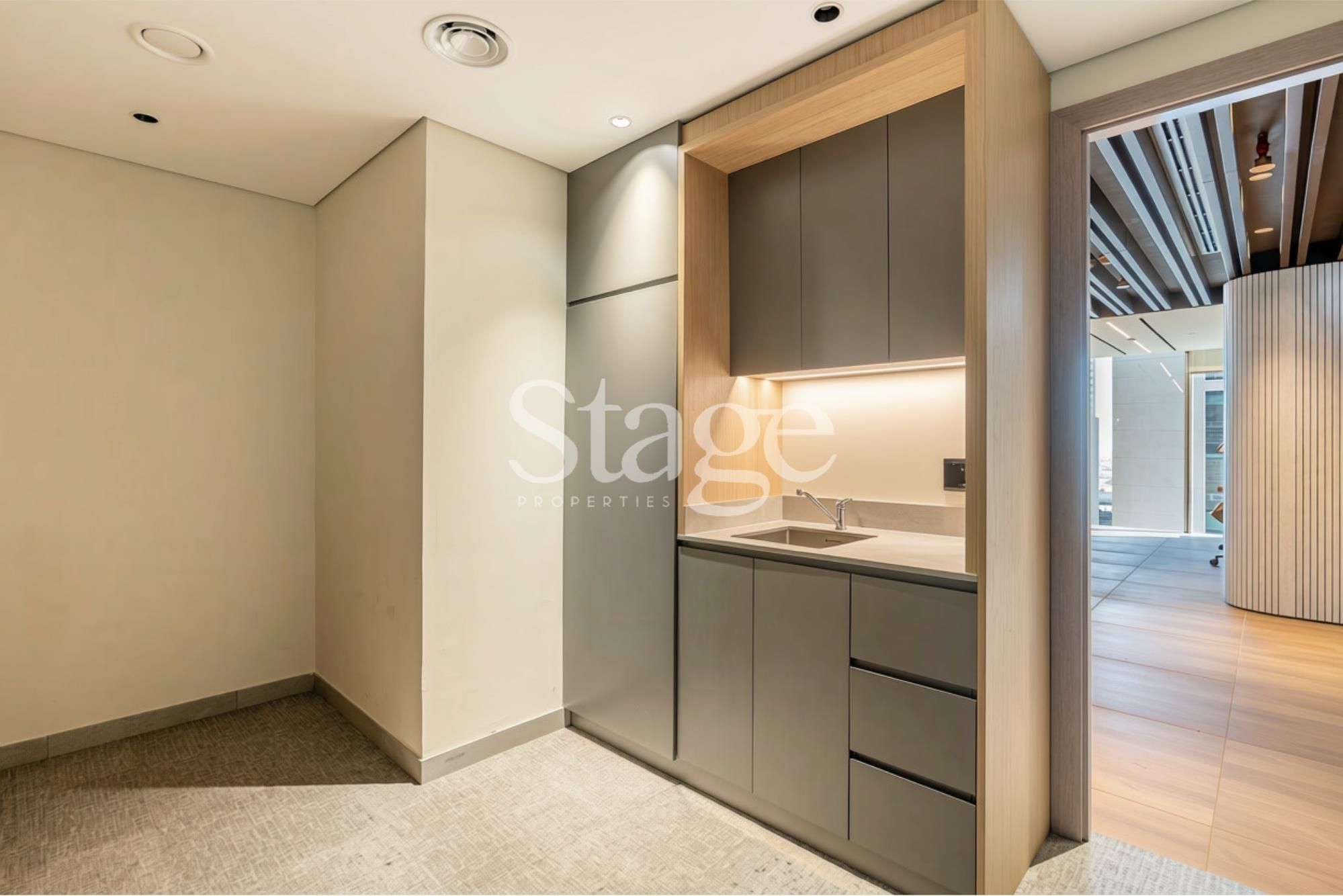 Office Space for Rent in Business Bay, Dubai OF9962L