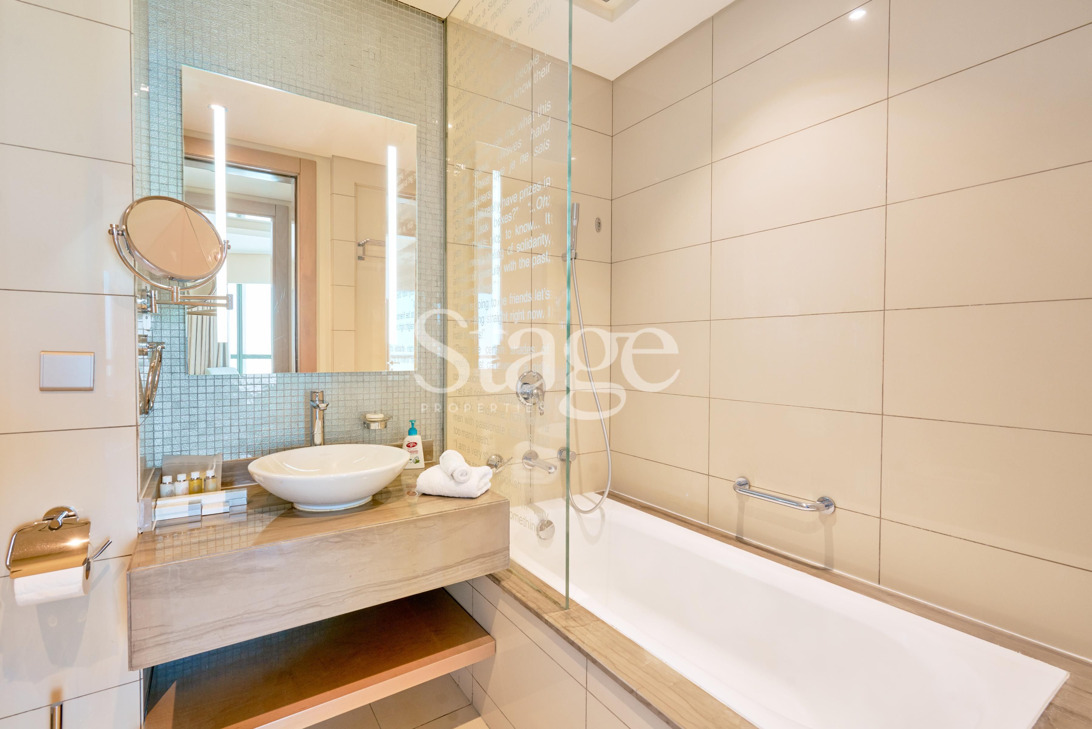 شقة من ٣ غرف نوم للإيجار في Business Bay، Dubai AP7700L