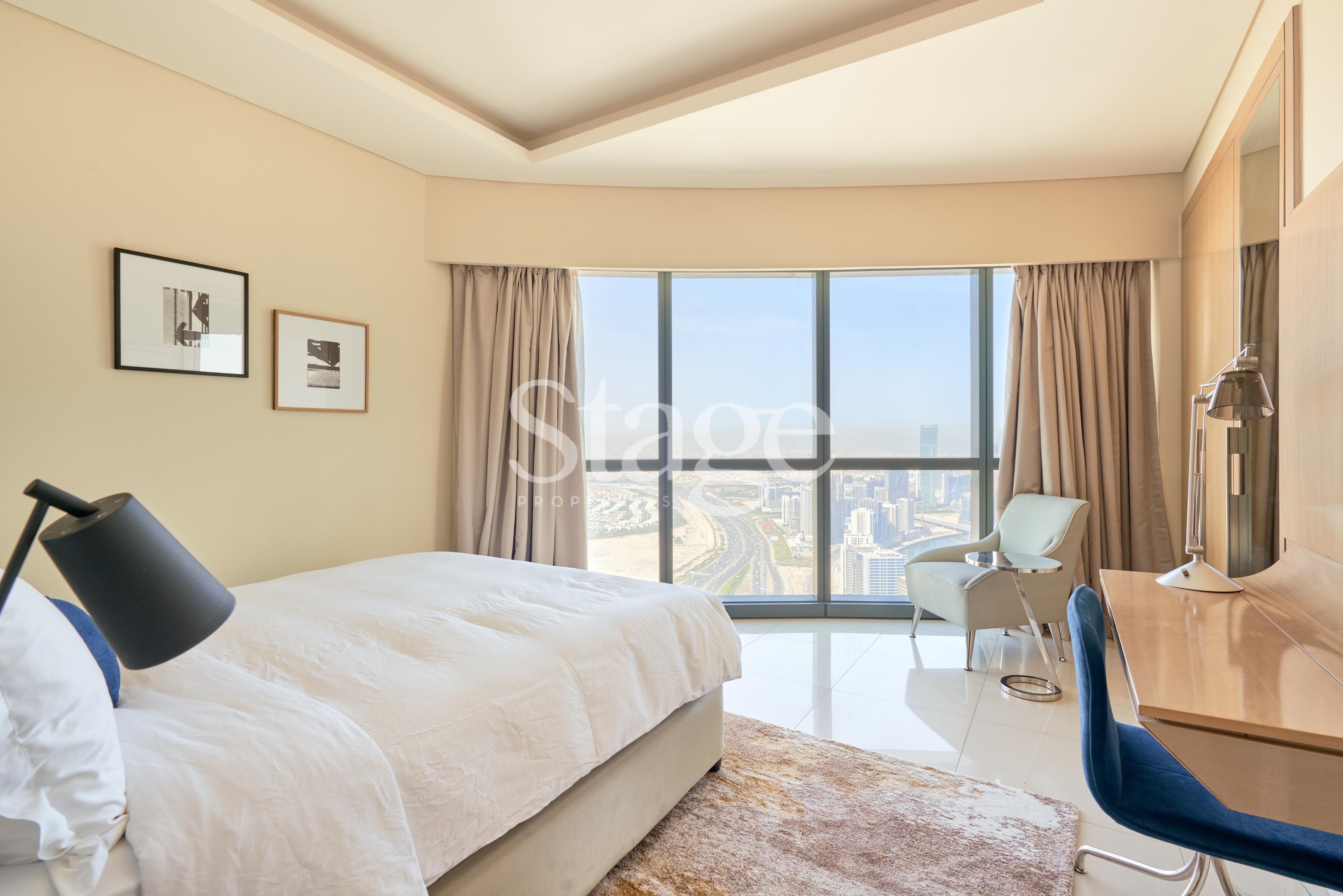 شقة من ٣ غرف نوم للإيجار في Business Bay، Dubai AP7700L