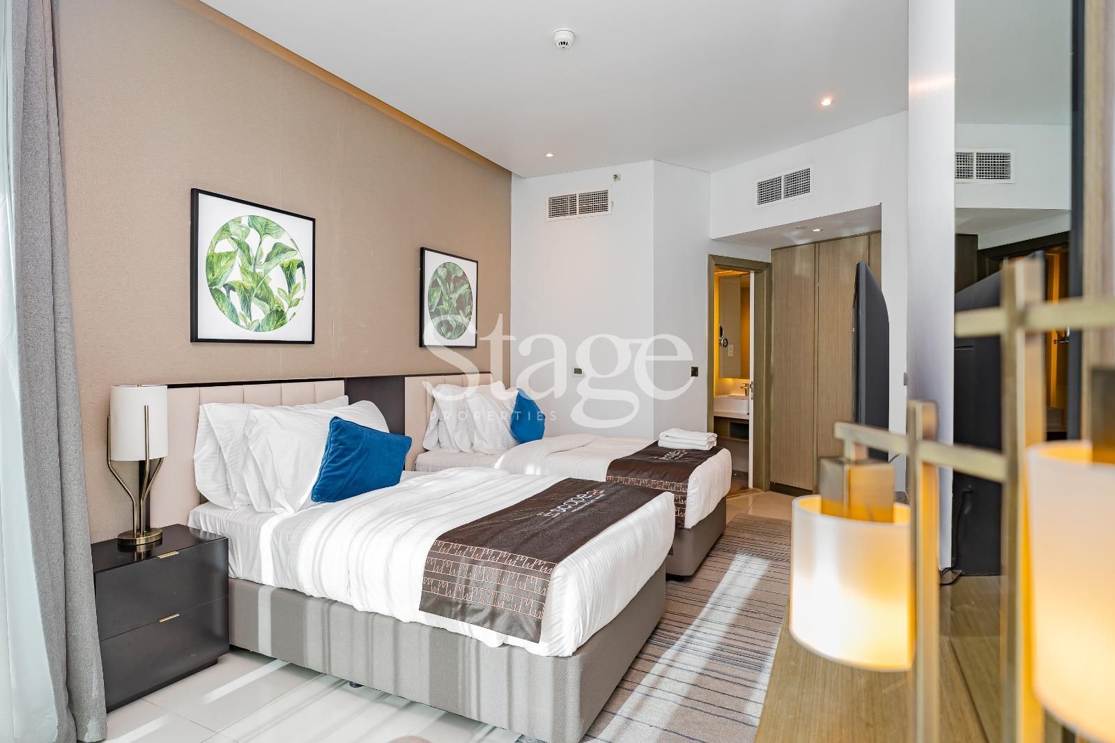 2 bedrooms apartment for Rent in Business Bay, Dubai AP7926L