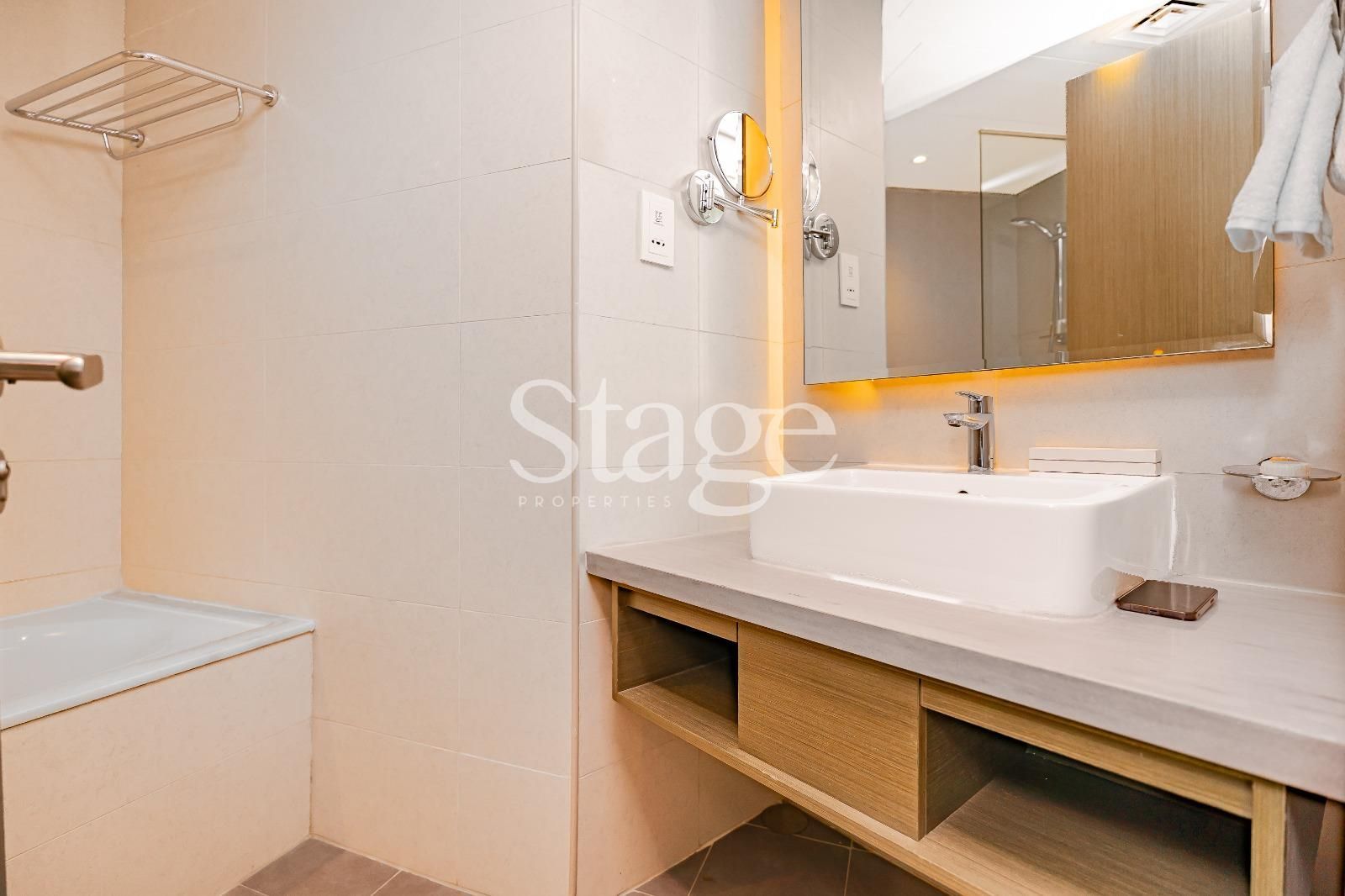 2 bedrooms apartment for Rent in Business Bay, Dubai AP7926L