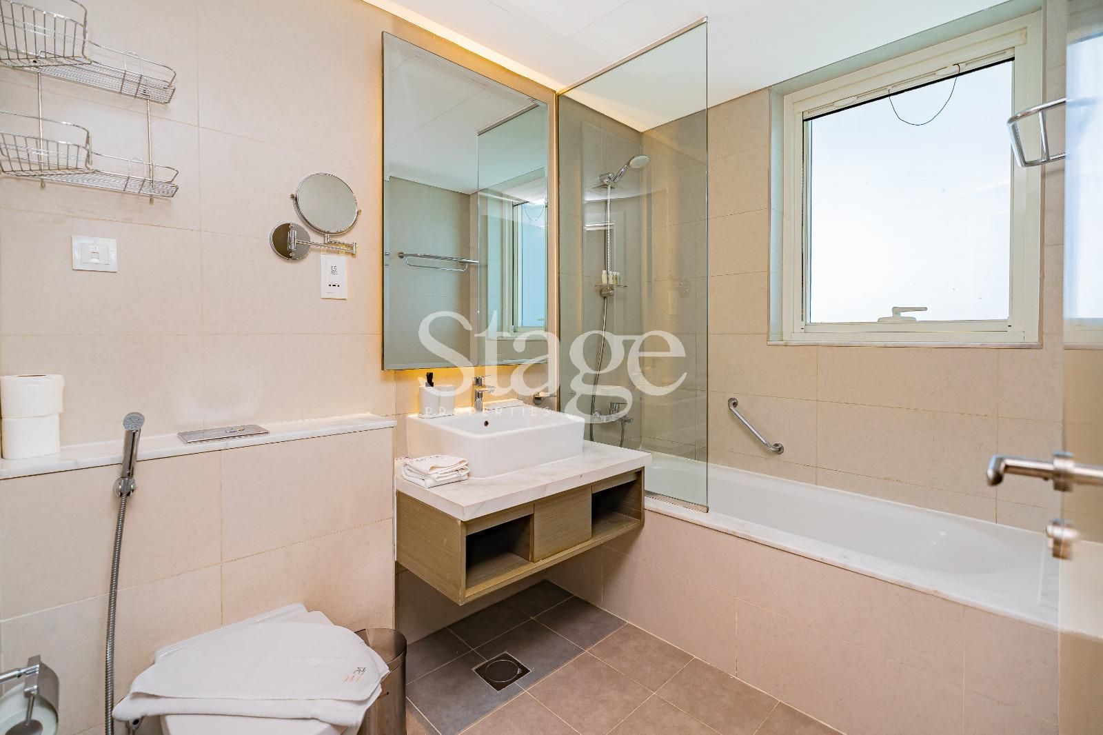 2 bedrooms apartment for Rent in Business Bay, Dubai AP7926L