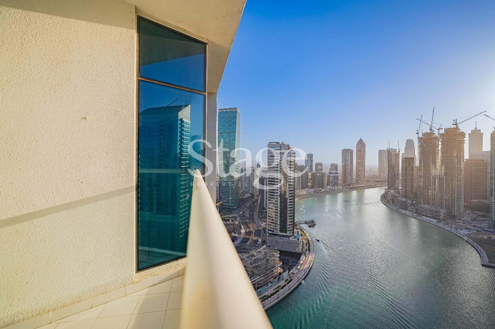 2 bedrooms apartment for Rent in Business Bay, Dubai AP7926L