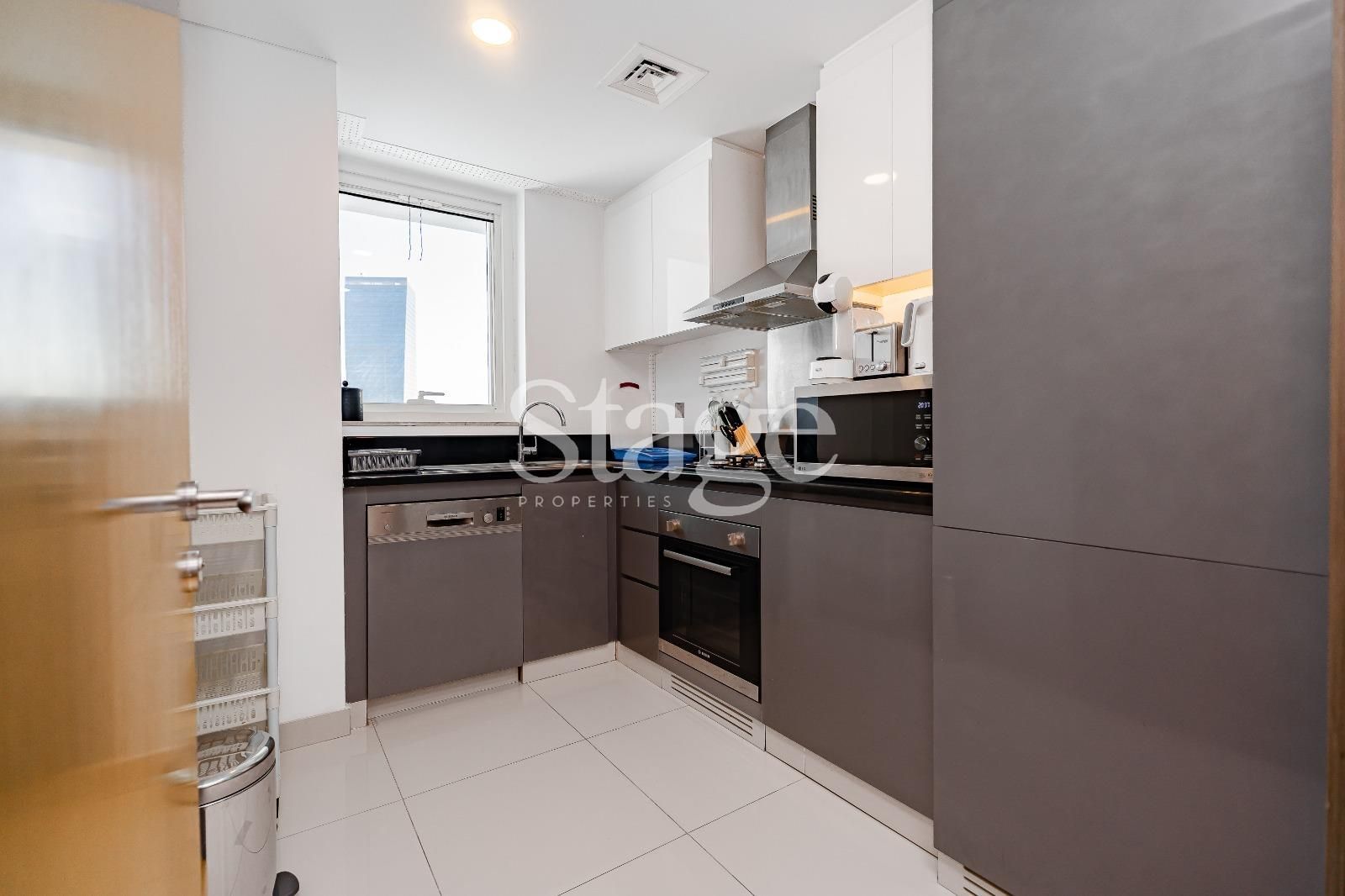 2 bedrooms apartment for Rent in Business Bay, Dubai AP7926L