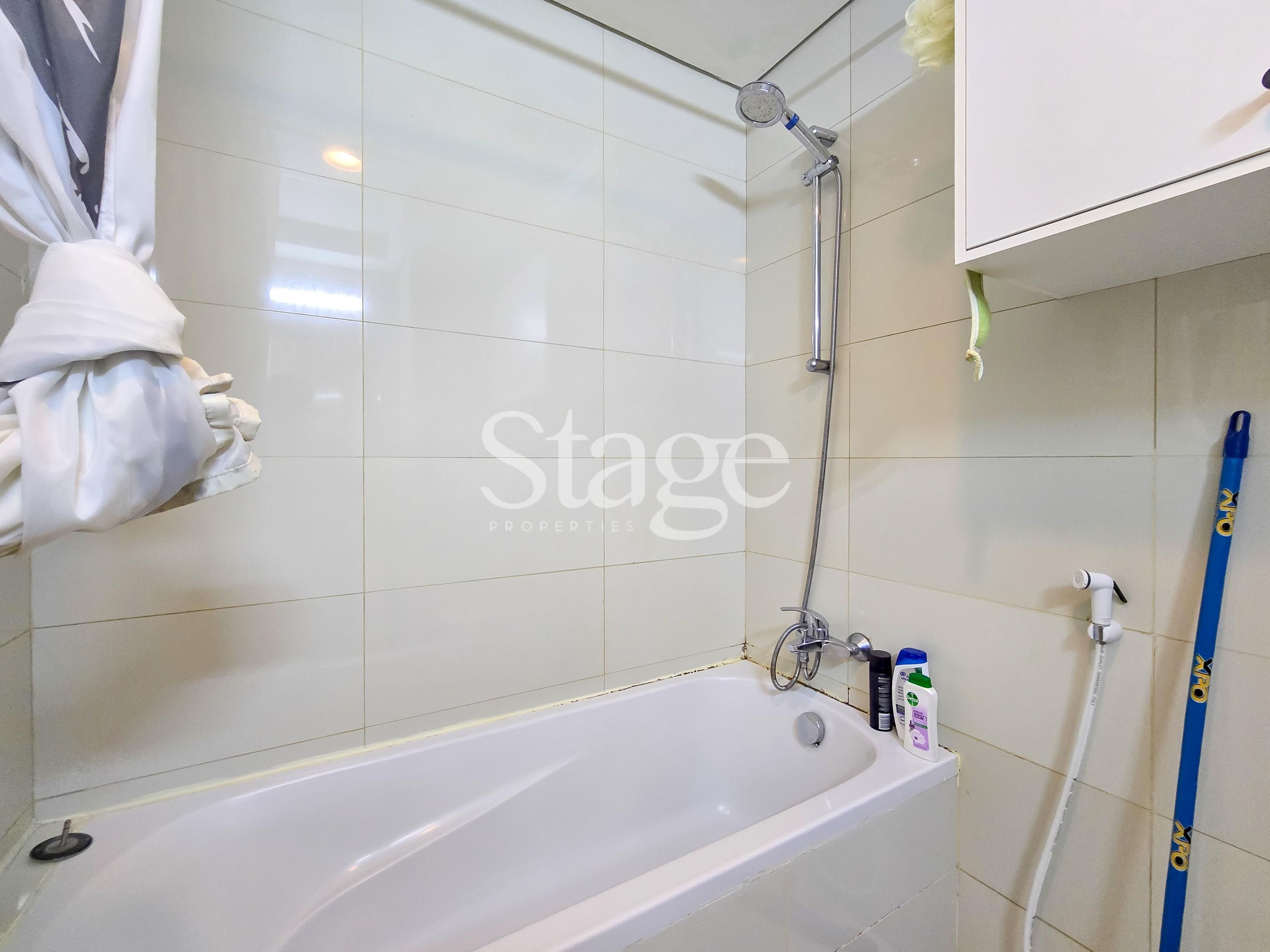 1 bedroom apartment for Sale in Business Bay, Dubai AP8257S