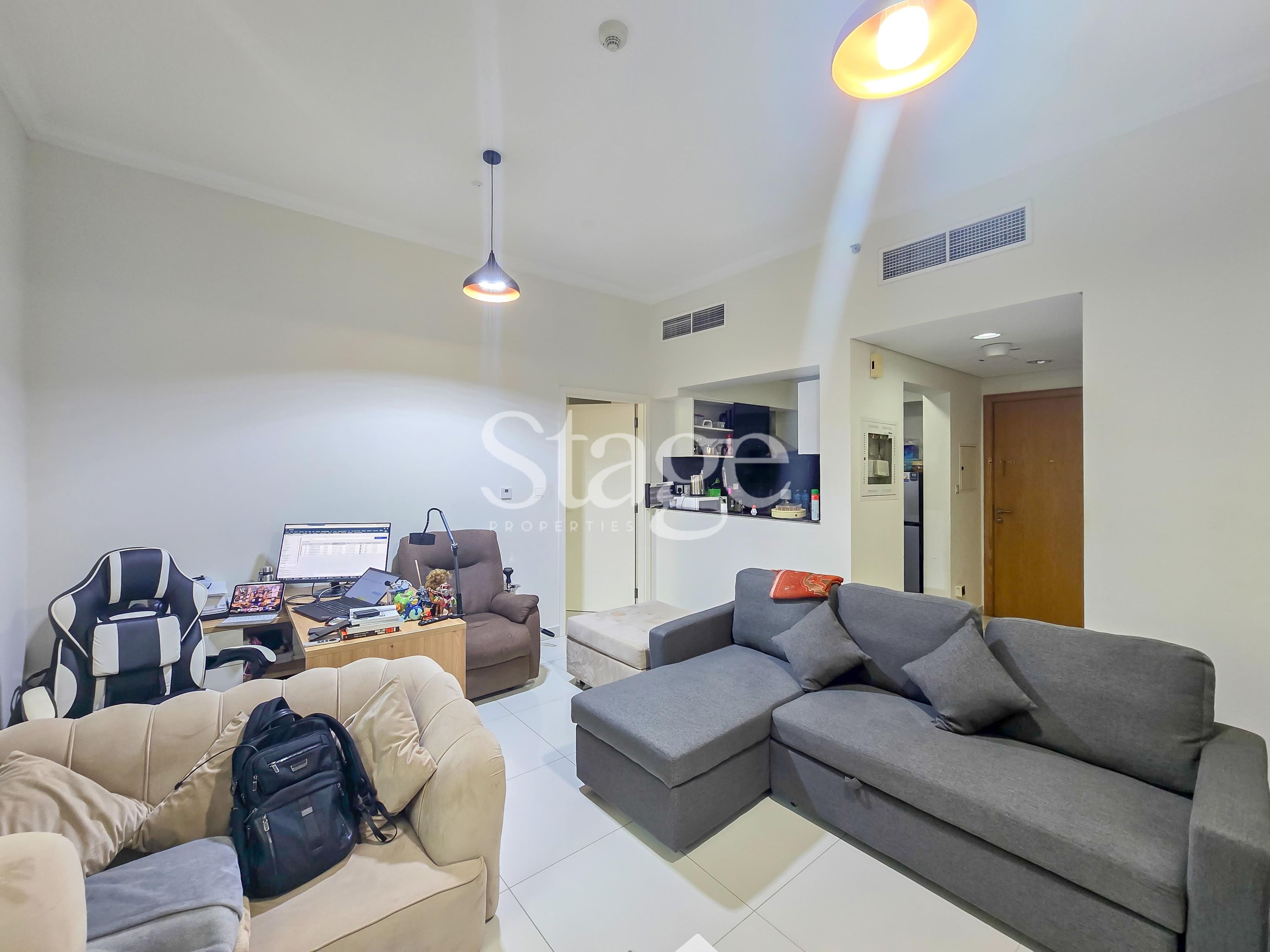 1 bedroom apartment for Sale in Business Bay, Dubai AP8257S
