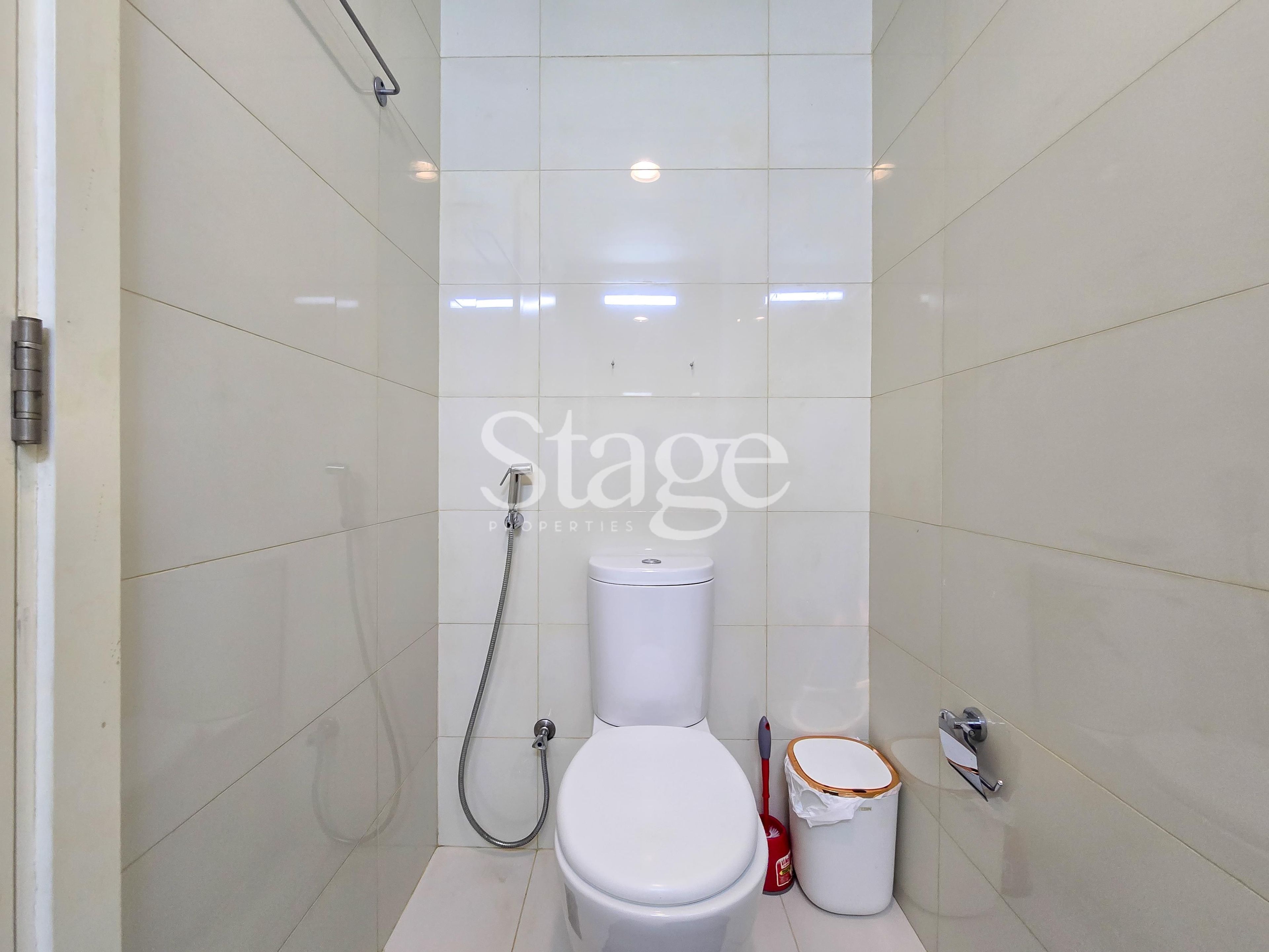 1 bedroom apartment for Sale in Business Bay, Dubai AP8257S