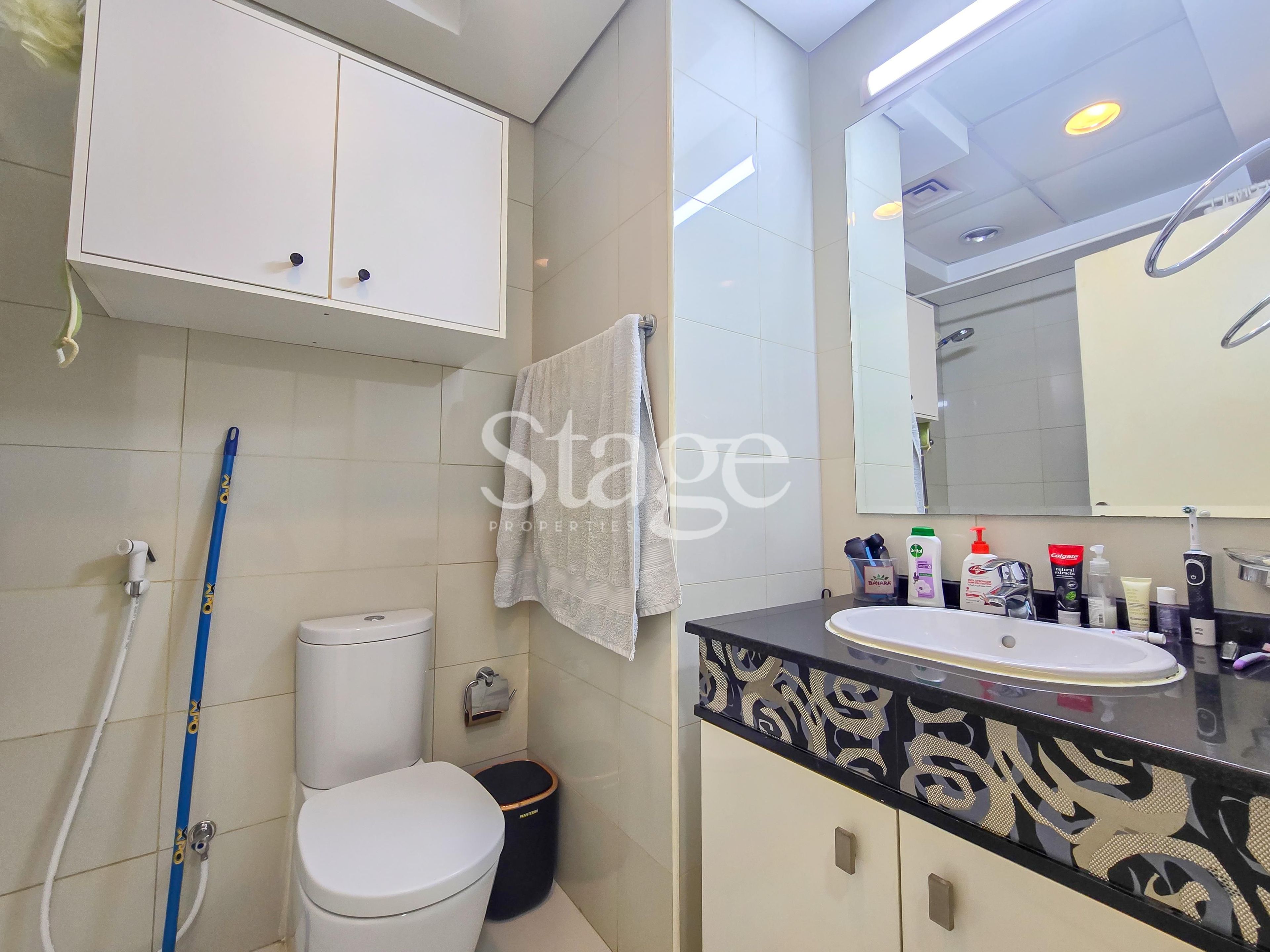 1 bedroom apartment for Sale in Business Bay, Dubai AP8257S