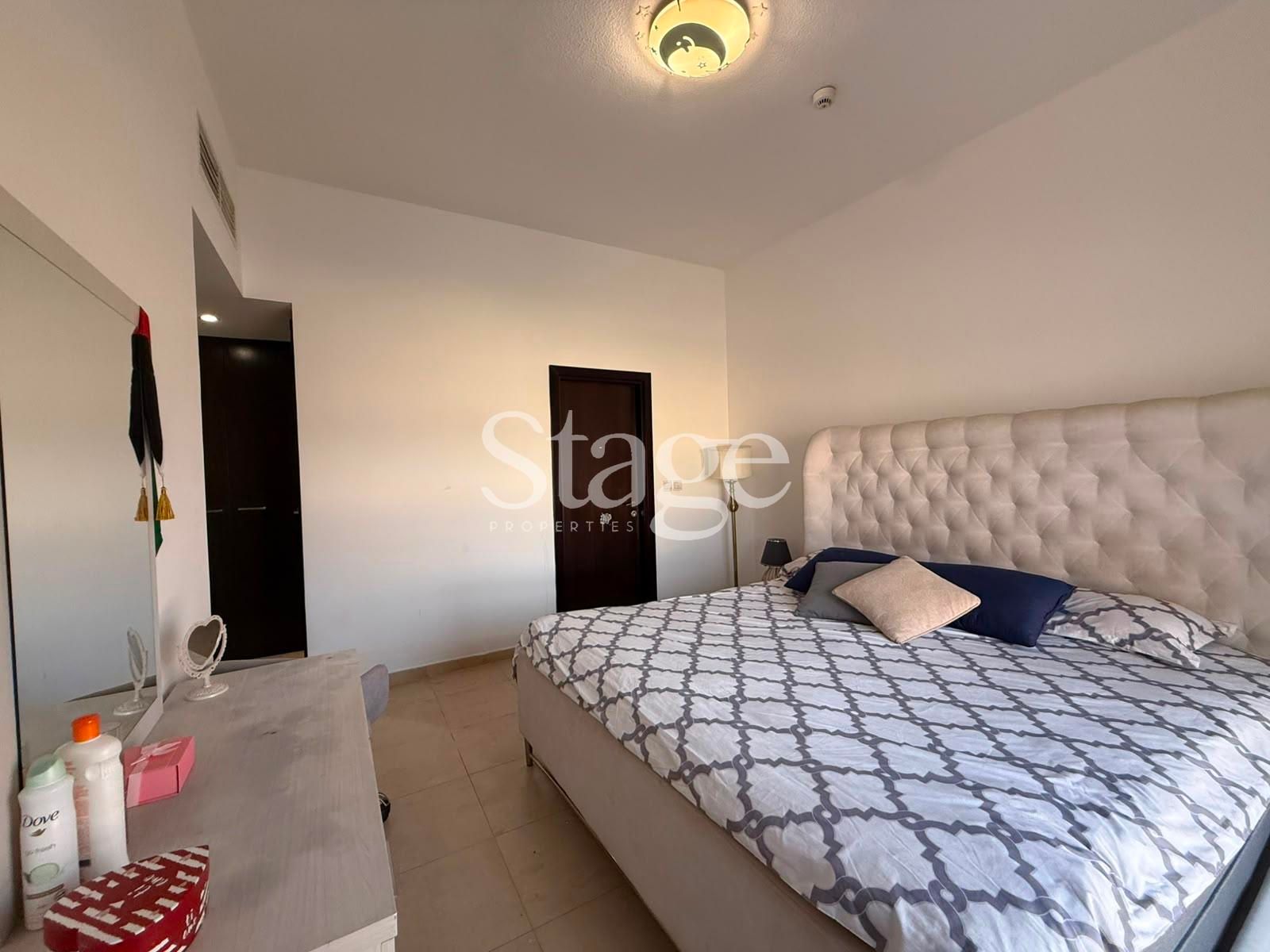 شقة من غرفتي نوم للإيجار في Dubai Land، Dubai AP10179L