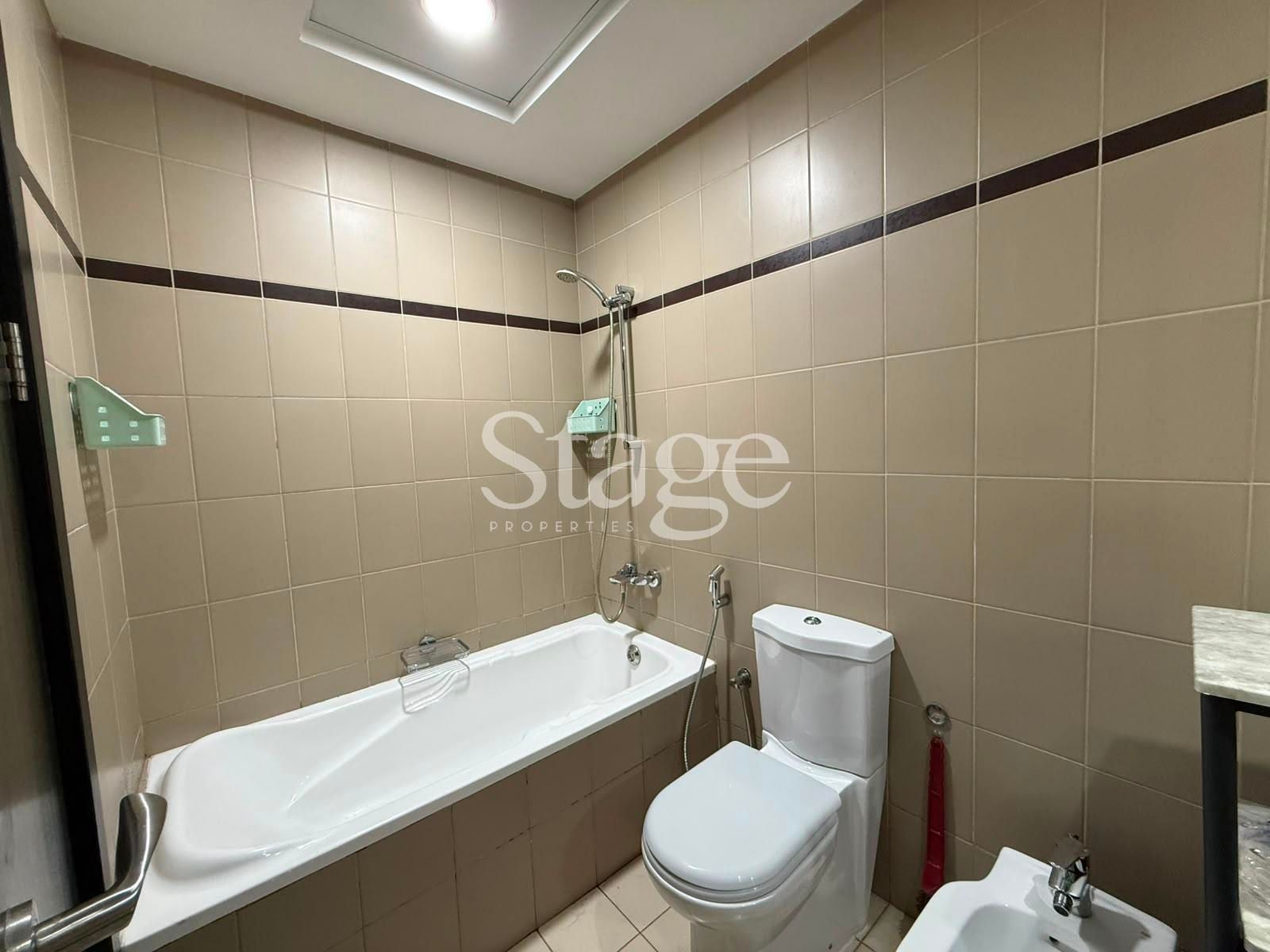 شقة من غرفتي نوم للإيجار في Dubai Land، Dubai AP10179L