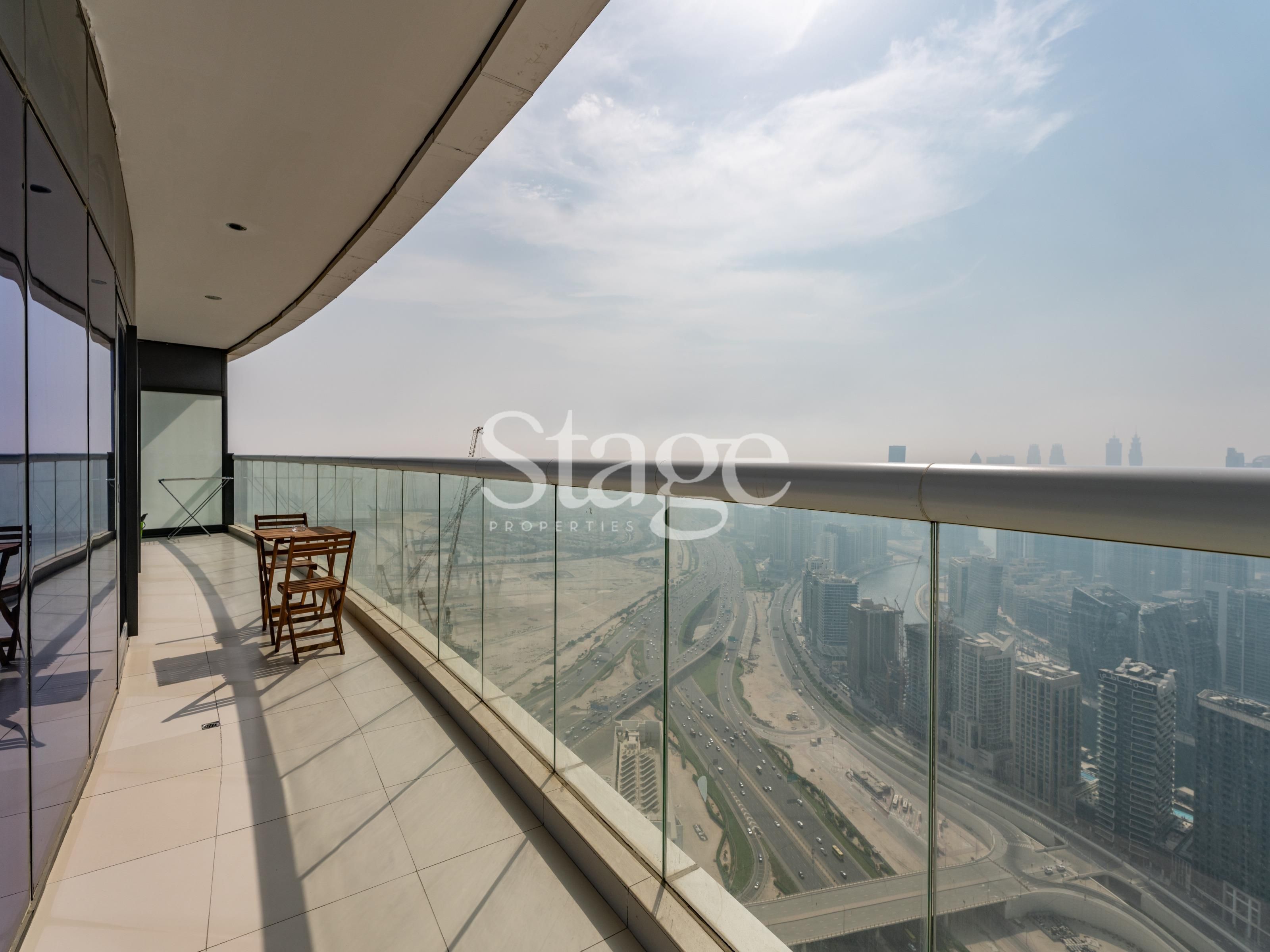 2 bedrooms apartment for Rent in Business Bay, Dubai AP7689L