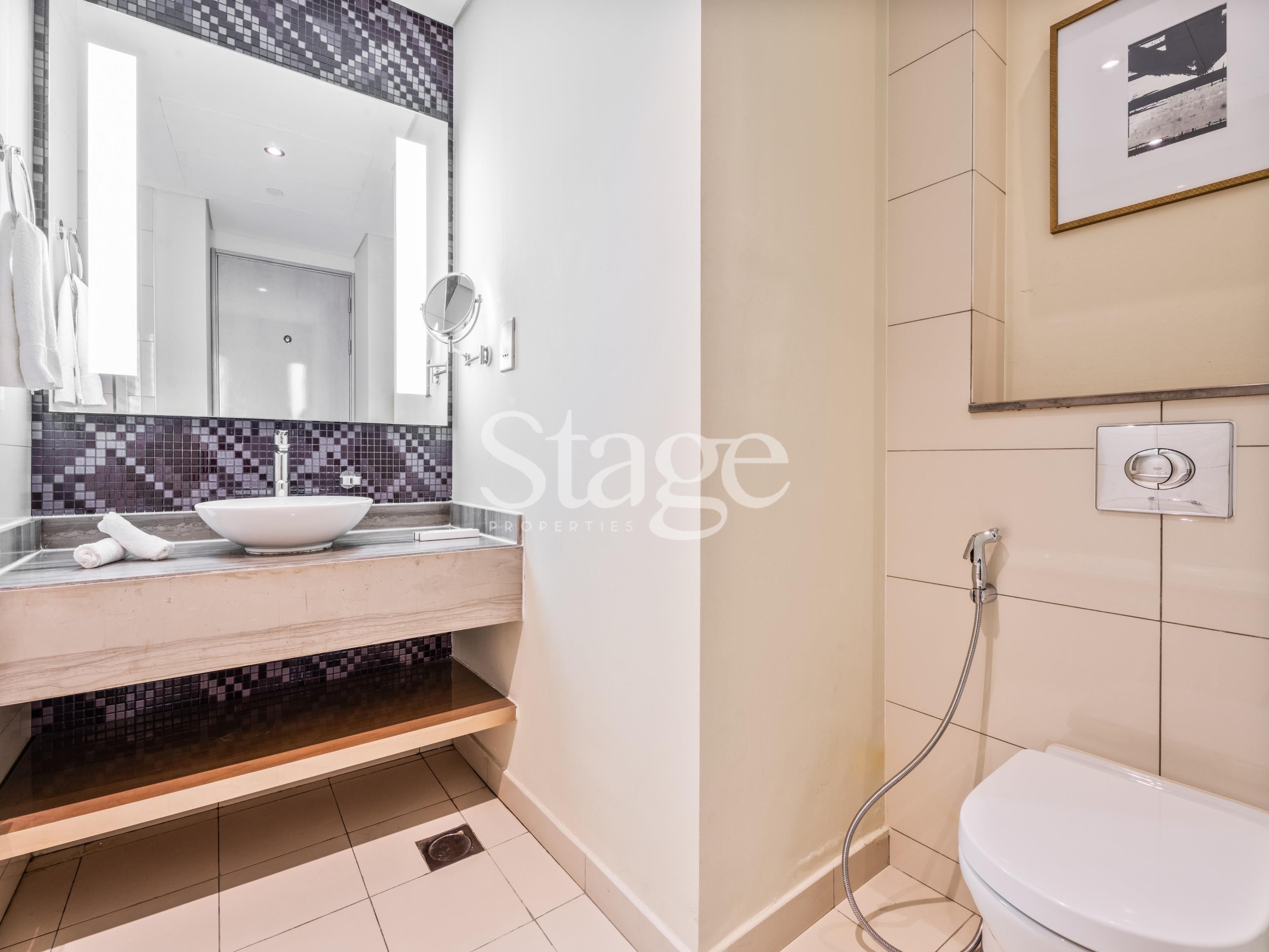 2 bedrooms apartment for Rent in Business Bay, Dubai AP7689L