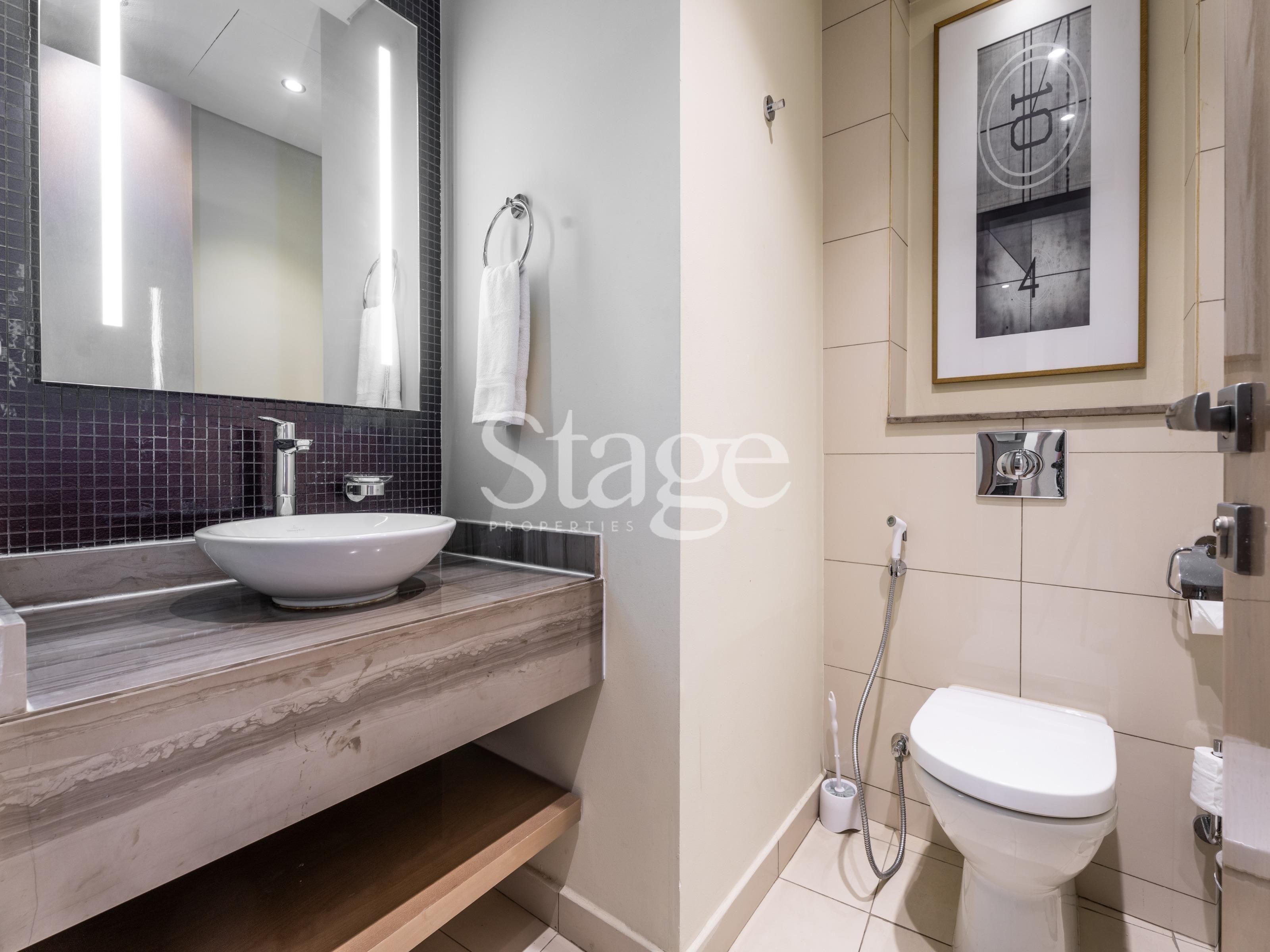 2 bedrooms apartment for Rent in Business Bay, Dubai AP7689L