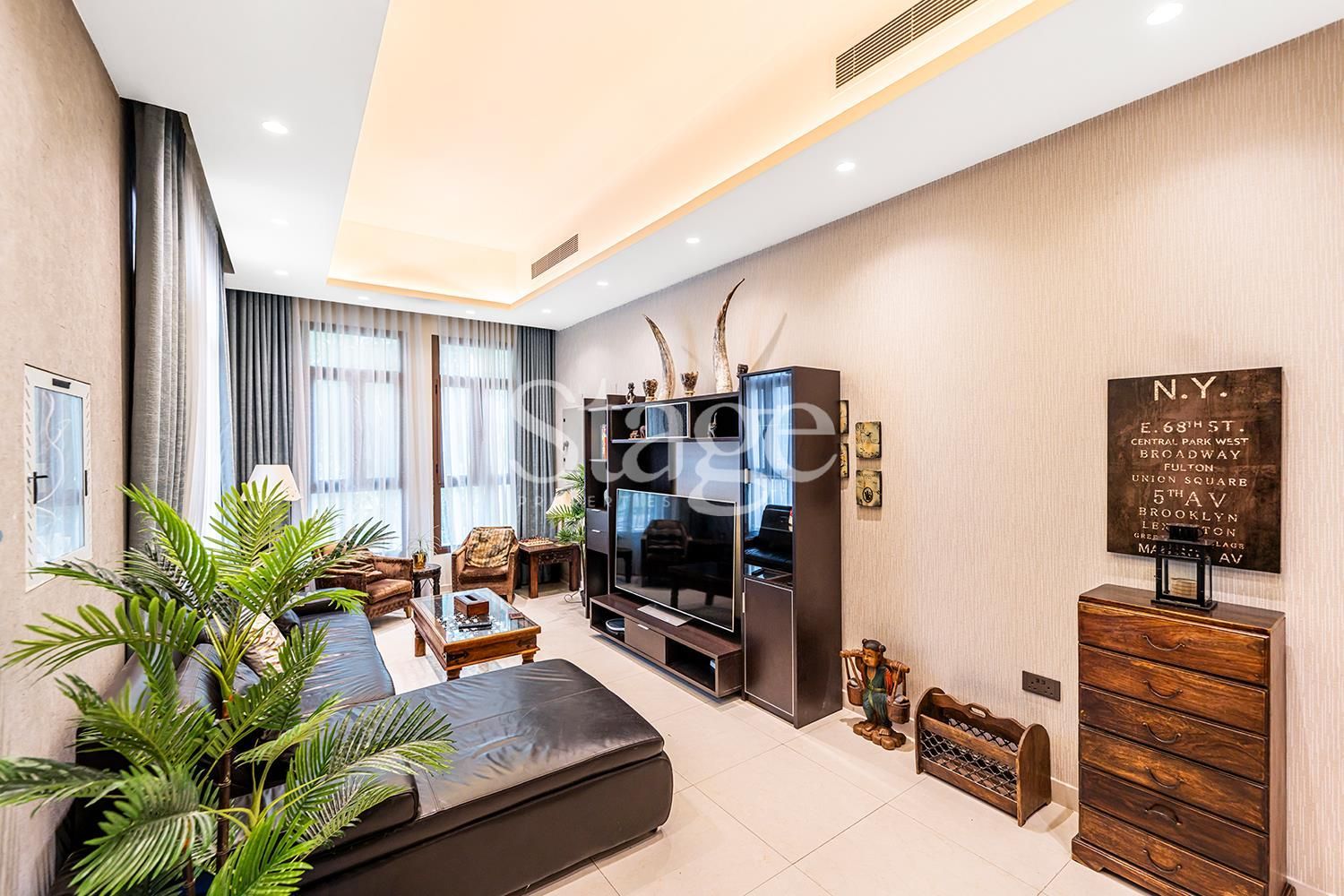3 bedrooms Villas for Sale in Dubai Land, Dubai VI8201S