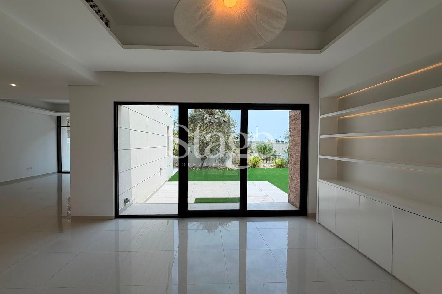 4 bedrooms Villas for Rent in DAMAC Hills, Dubai VI9810L