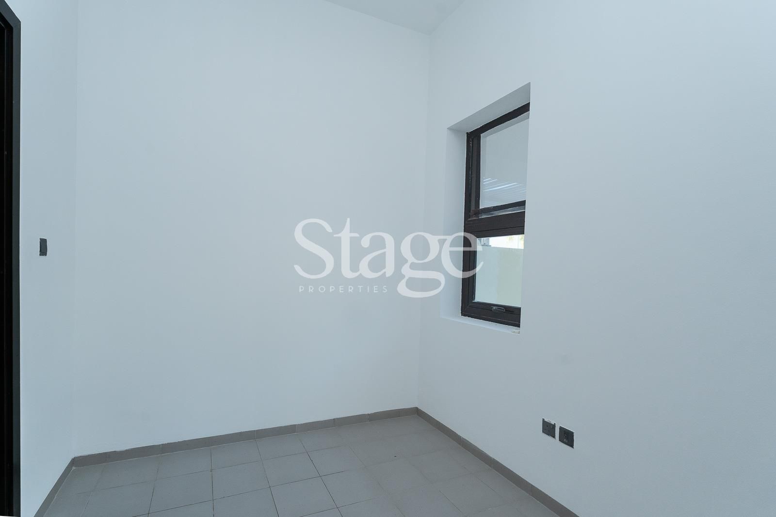 تاون هاوس من ٤ غرف نوم للبيع في DAMAC Hills، Dubai BG7535S