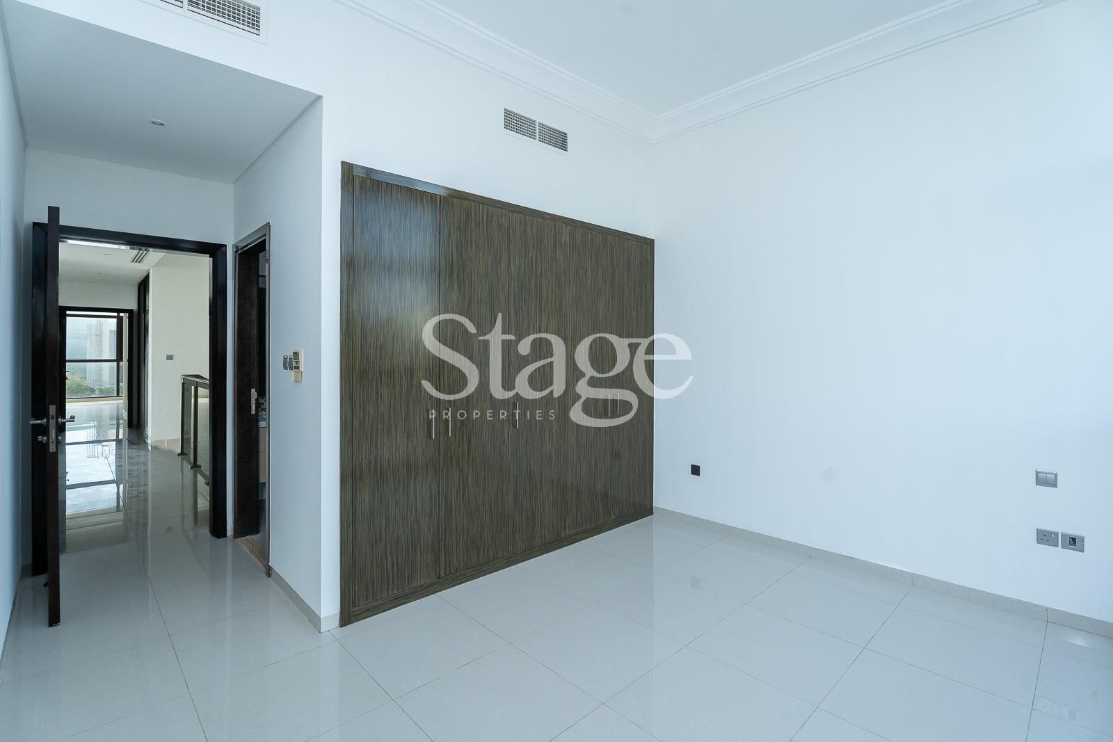 تاون هاوس من ٤ غرف نوم للبيع في DAMAC Hills، Dubai BG7535S