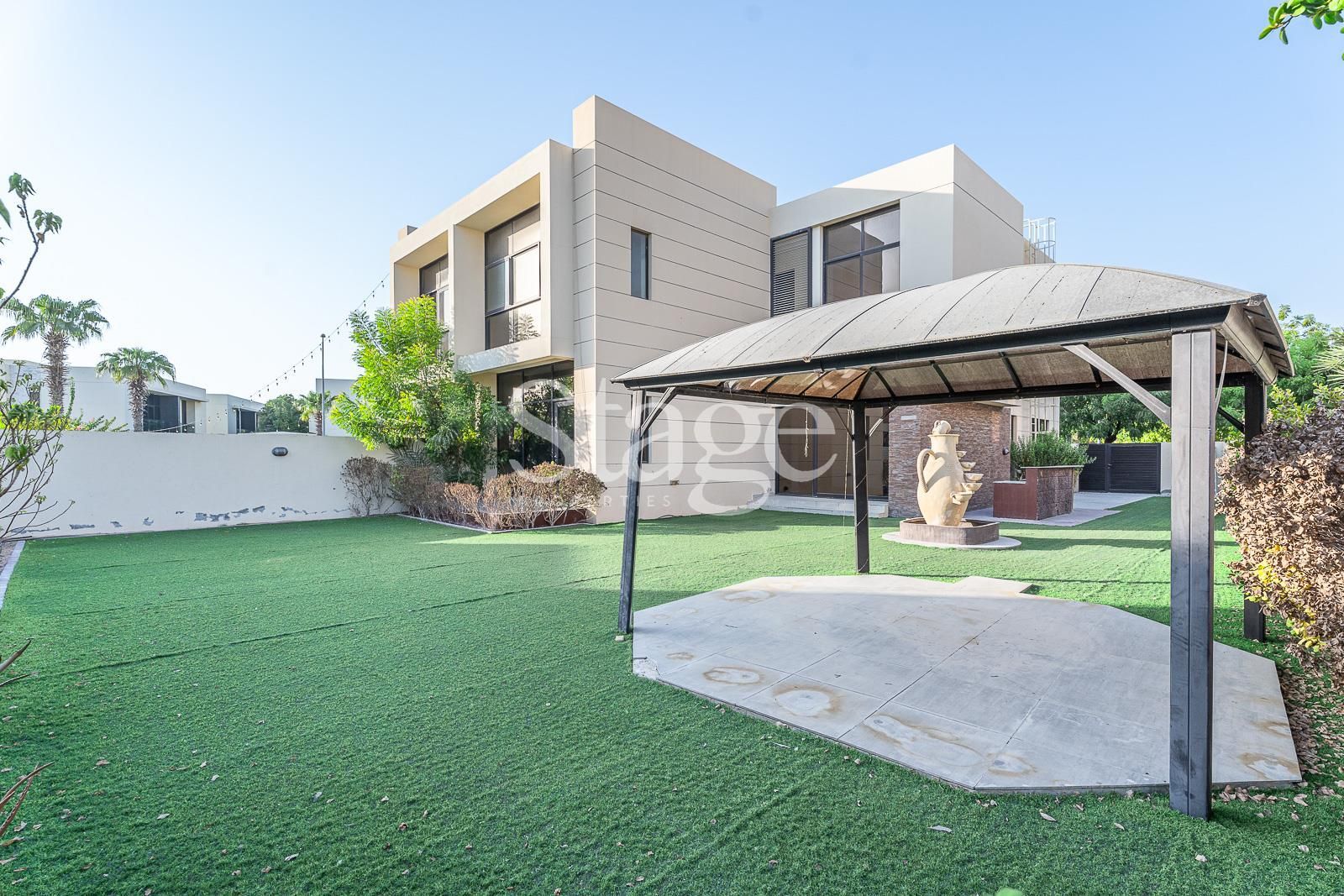 تاون هاوس من ٤ غرف نوم للبيع في DAMAC Hills، Dubai BG7535S