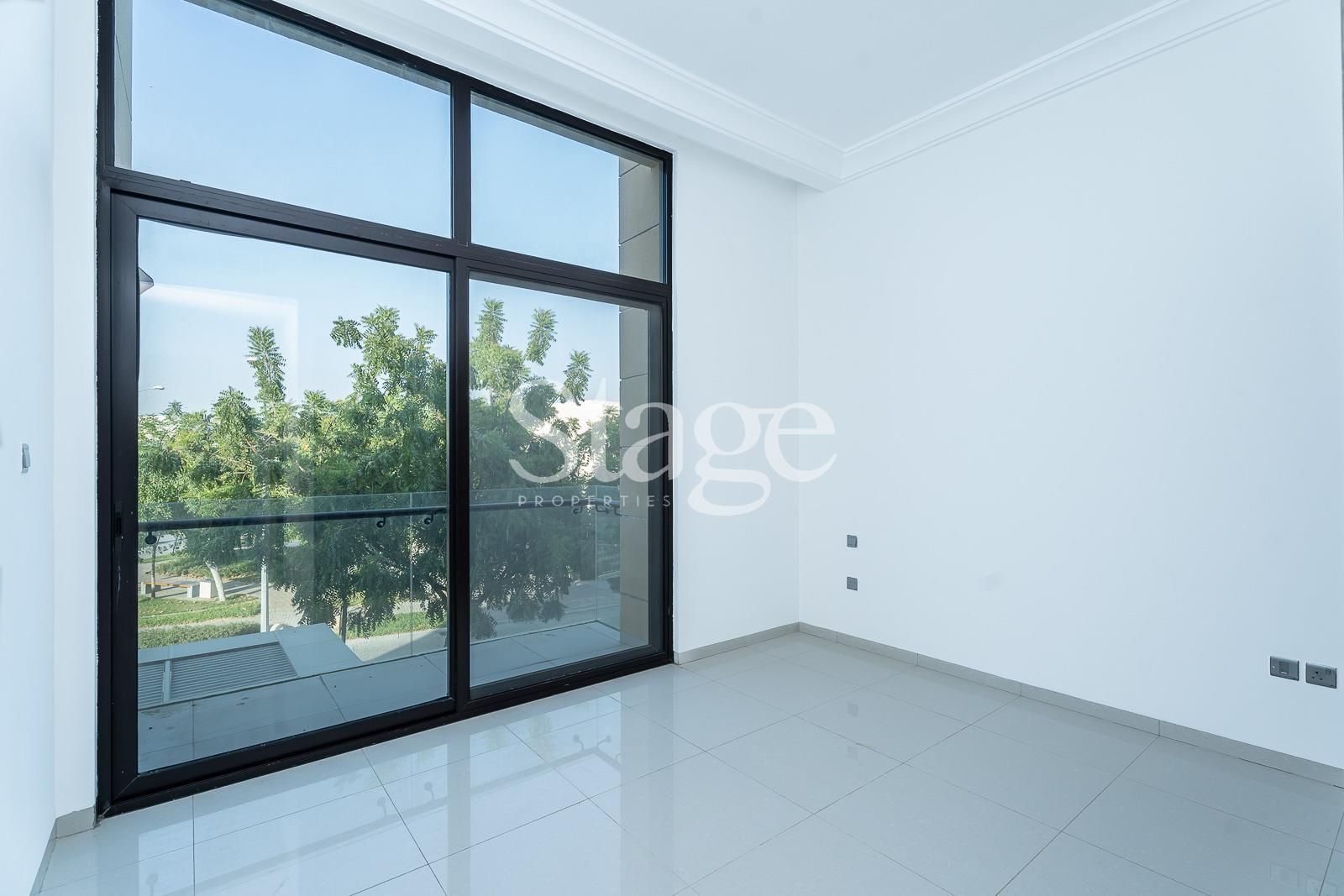 تاون هاوس من ٤ غرف نوم للبيع في DAMAC Hills، Dubai BG7535S