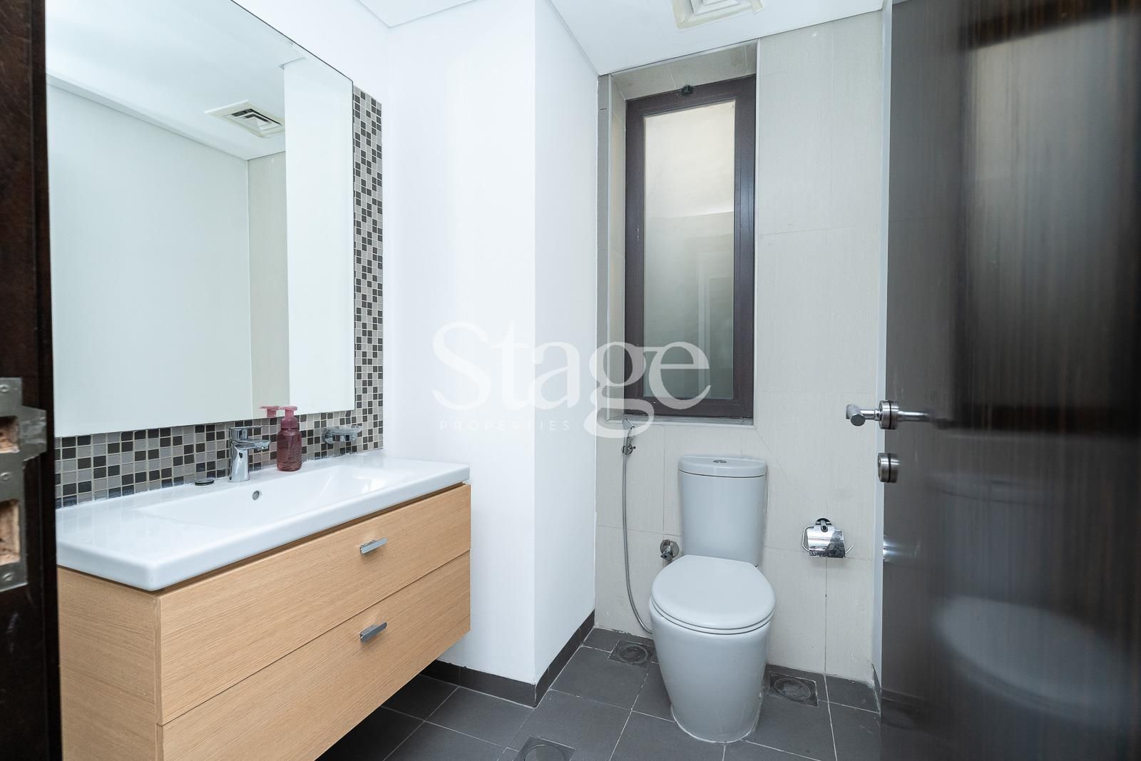 تاون هاوس من ٤ غرف نوم للبيع في DAMAC Hills، Dubai BG7535S