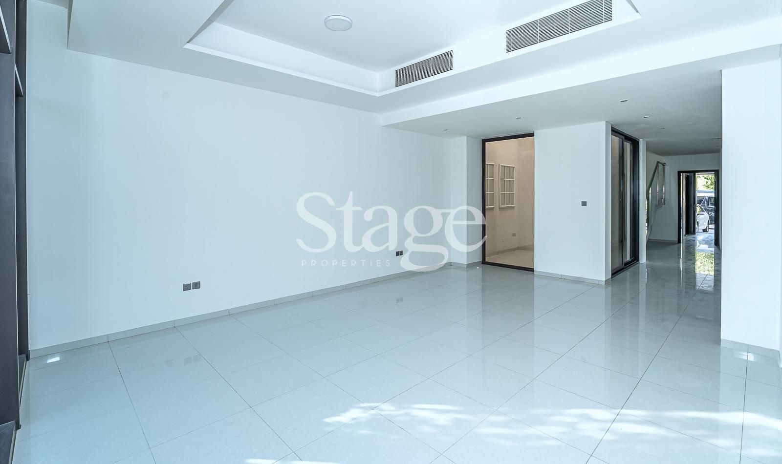 تاون هاوس من ٤ غرف نوم للبيع في DAMAC Hills، Dubai BG7535S