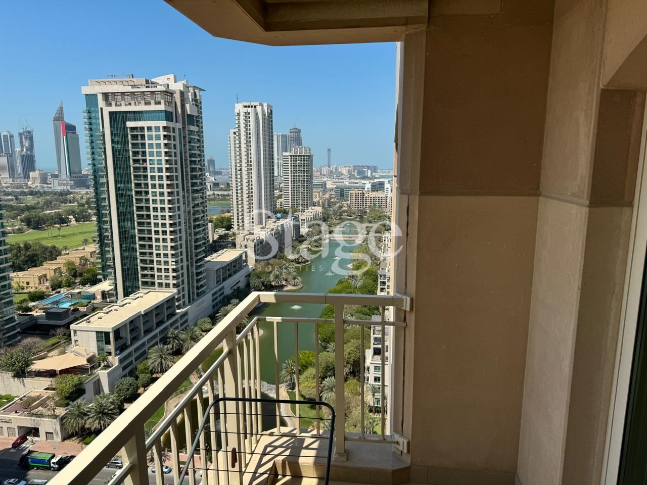 2 bedrooms apartment for Rent in The Views, Dubai AP7811L