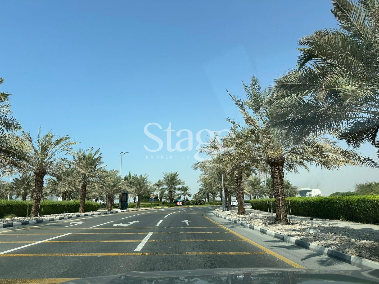 محل للبيع في قرية جميرا الدائرية، Dubai SH8646S