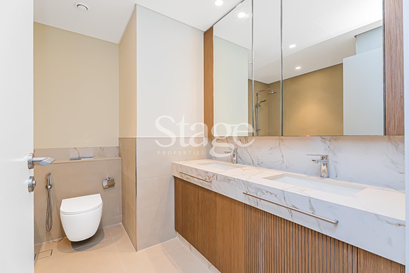4 bedrooms apartment for Rent in Dubai Harbour, Dubai AP9551L