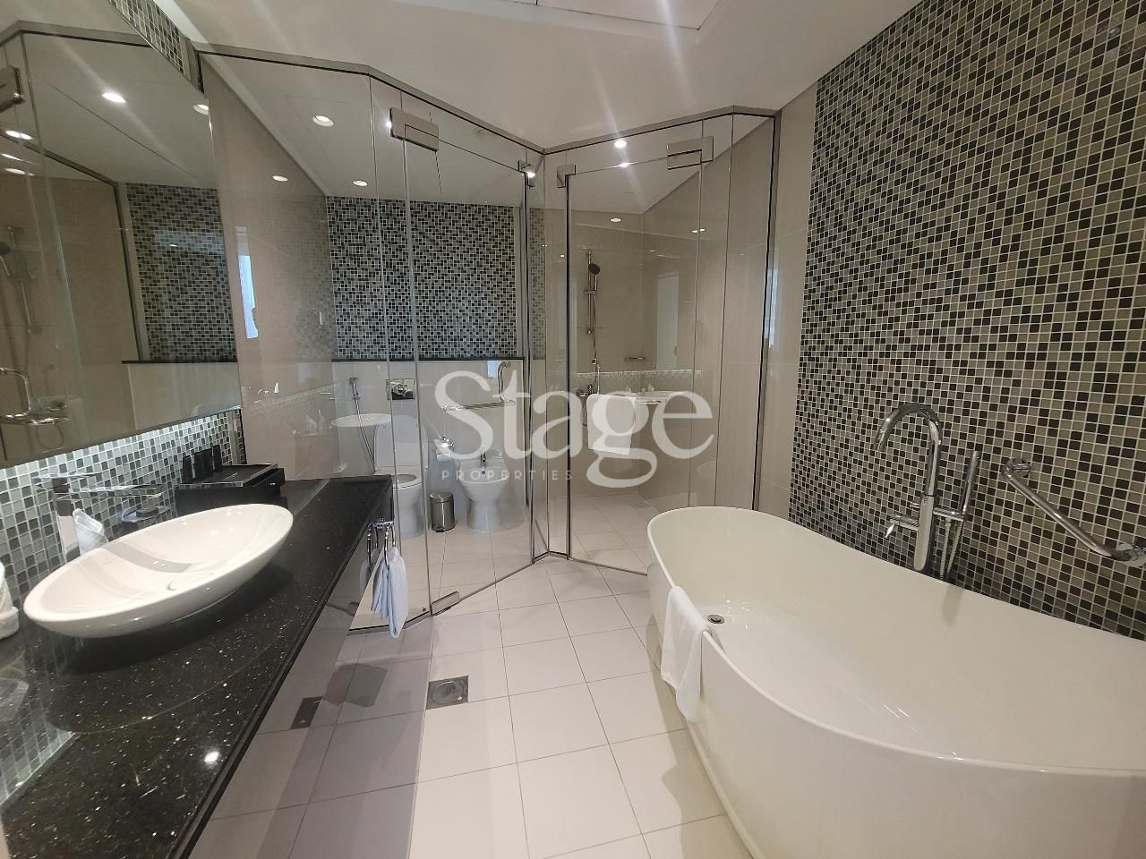 3 bedrooms apartment for Rent in Downtown Dubai, Dubai AP8485L