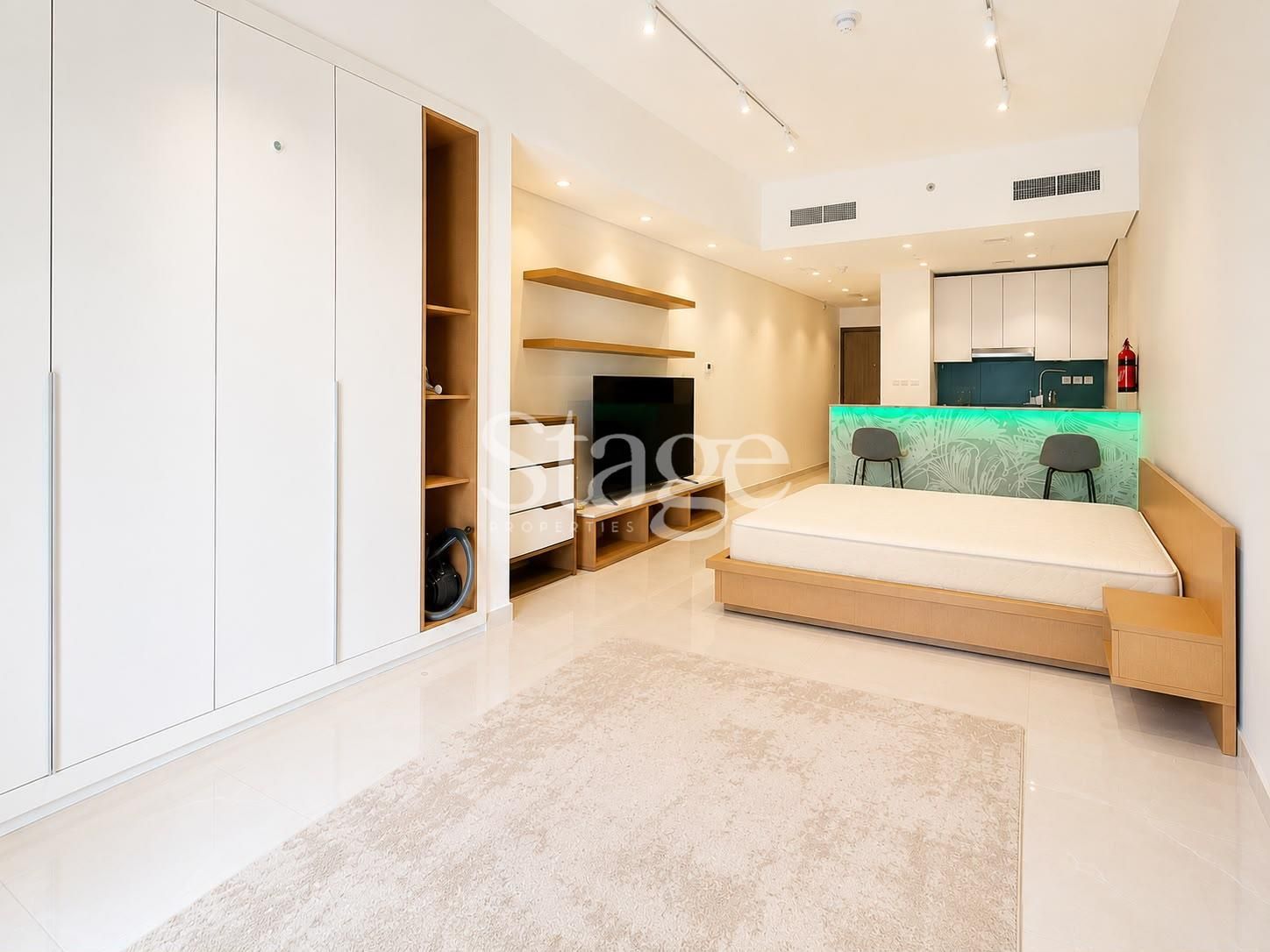 ستوديو للإيجار في Dubai Land Residence Complex، Dubai AP9906L