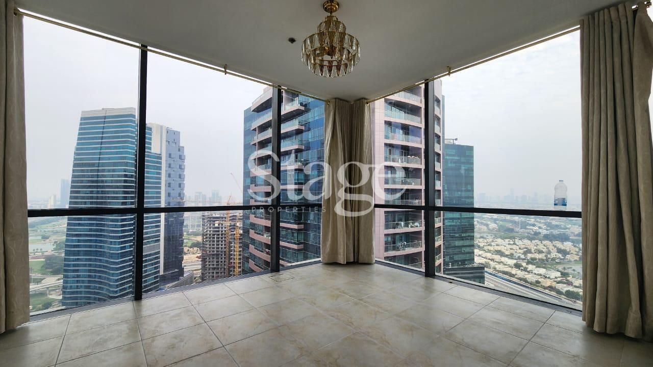 شقة من ٤ غرف نوم للإيجار في Jumeirah Lake Towers، Dubai AP9653L