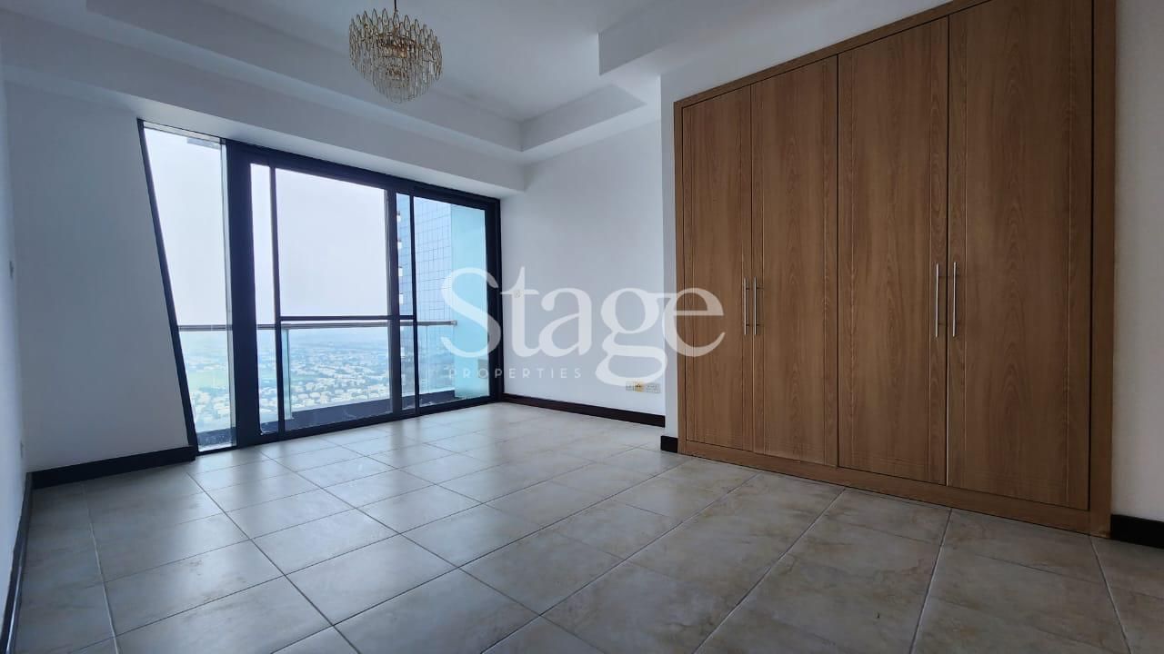 شقة من ٤ غرف نوم للإيجار في Jumeirah Lake Towers، Dubai AP9653L
