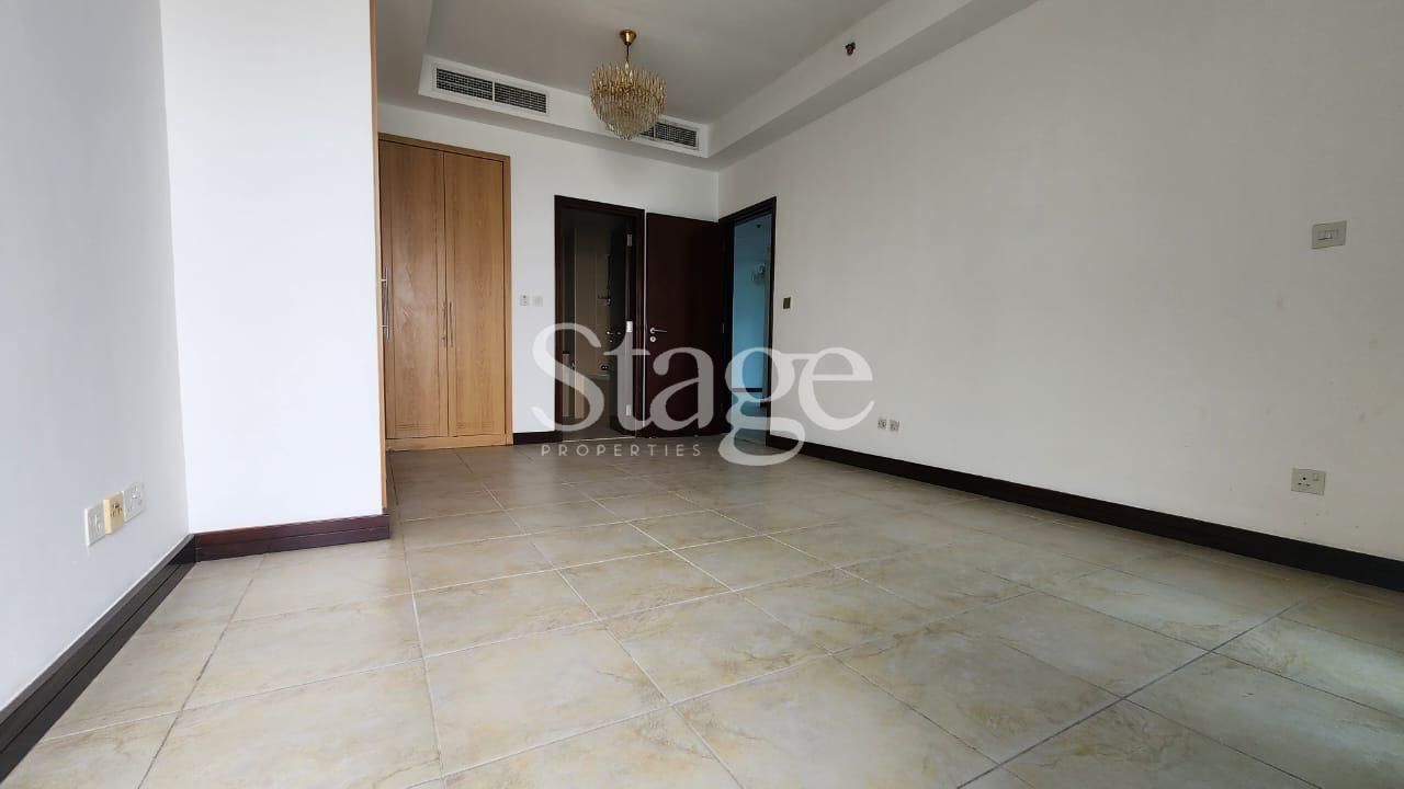 شقة من ٤ غرف نوم للإيجار في Jumeirah Lake Towers، Dubai AP9653L