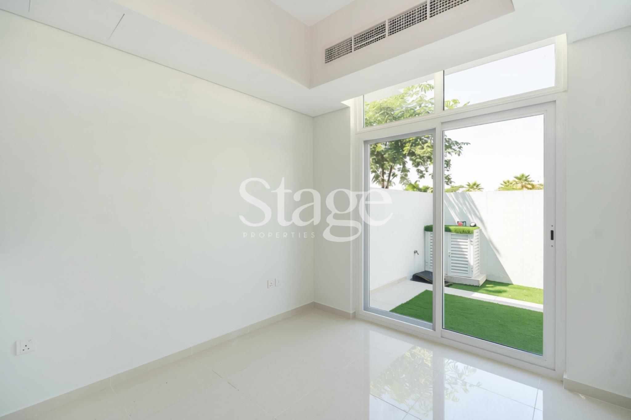 تاون هاوس من ٤ غرف نوم للإيجار في Damac Hills 2، Dubai TH9926L