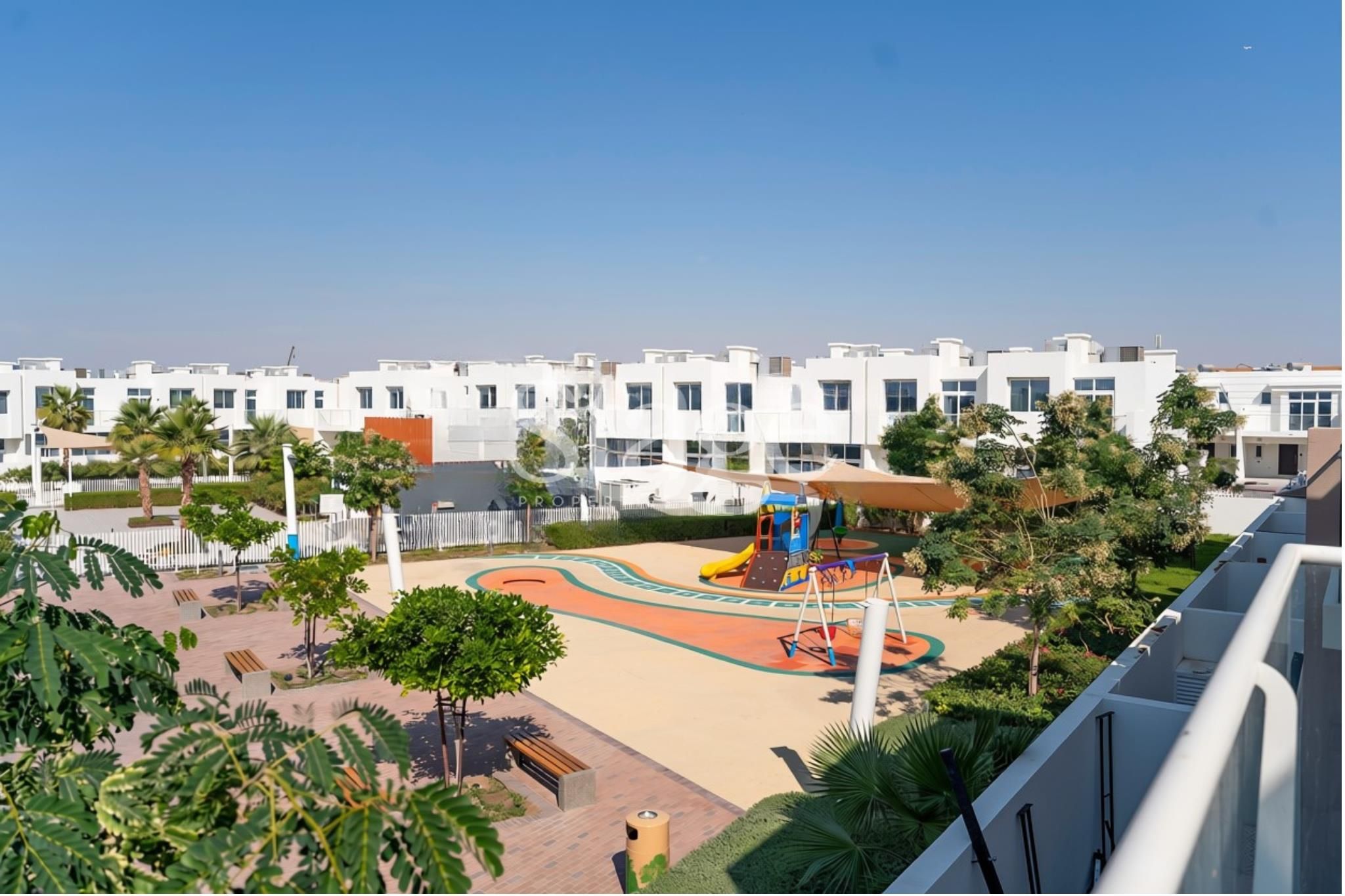 تاون هاوس من ٤ غرف نوم للإيجار في Damac Hills 2، Dubai TH9926L