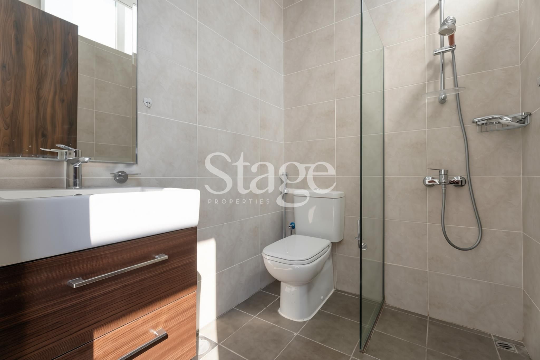 تاون هاوس من ٤ غرف نوم للإيجار في Damac Hills 2، Dubai TH9926L