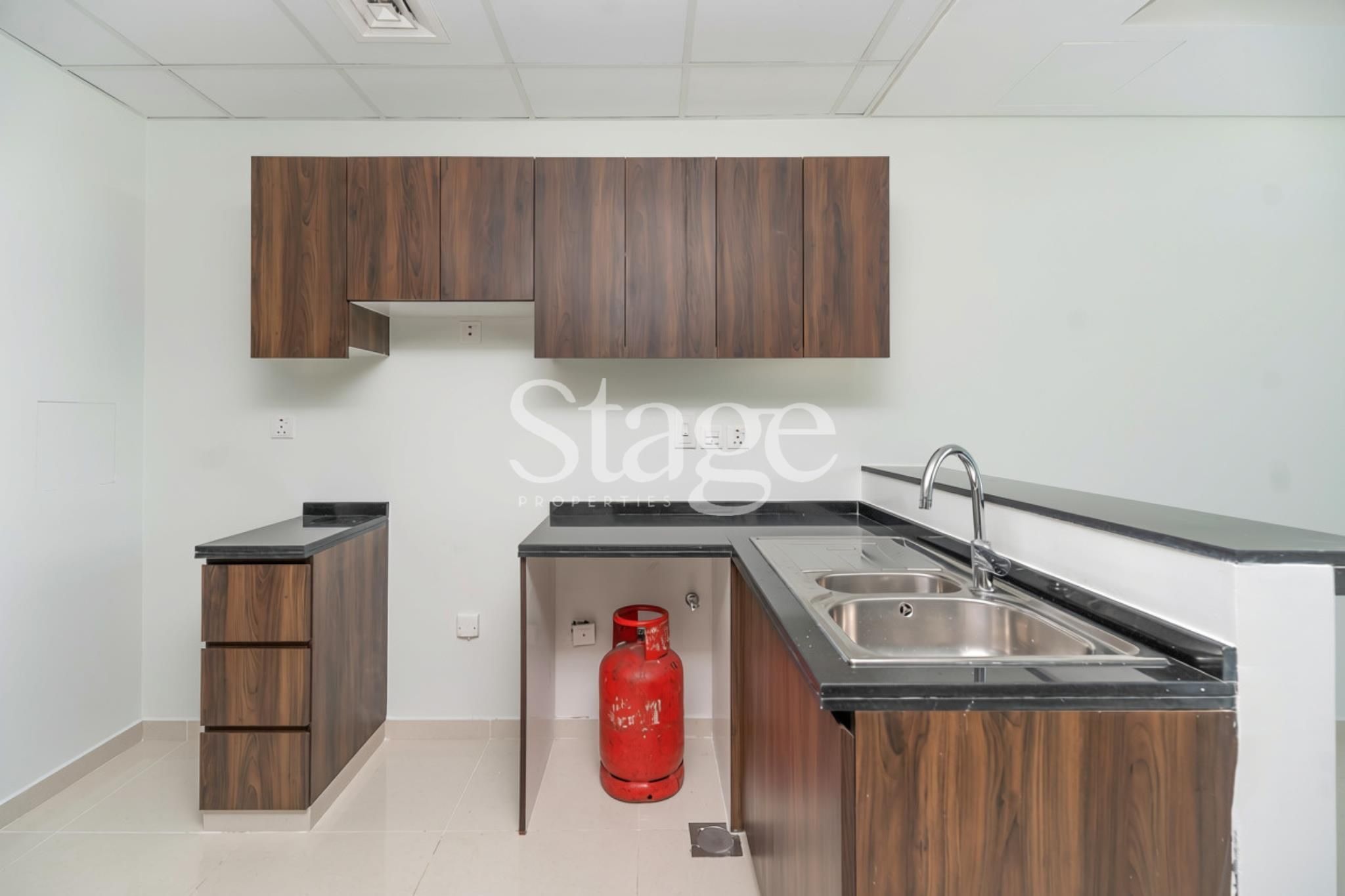 تاون هاوس من ٤ غرف نوم للإيجار في Damac Hills 2، Dubai TH9926L